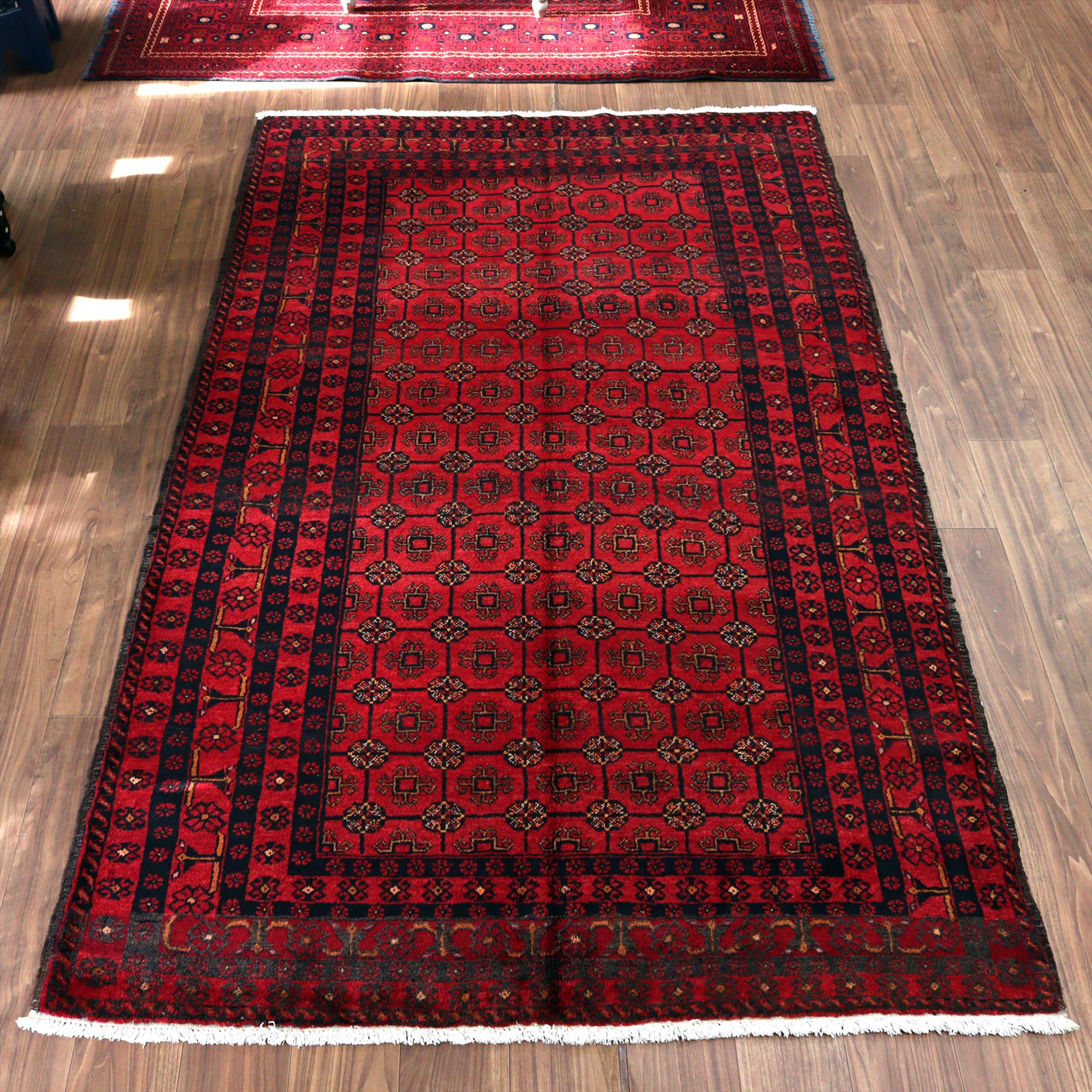 バルーチ族の手織り絨毯 トライバルラグ235×145cm 連続する幾何学模様