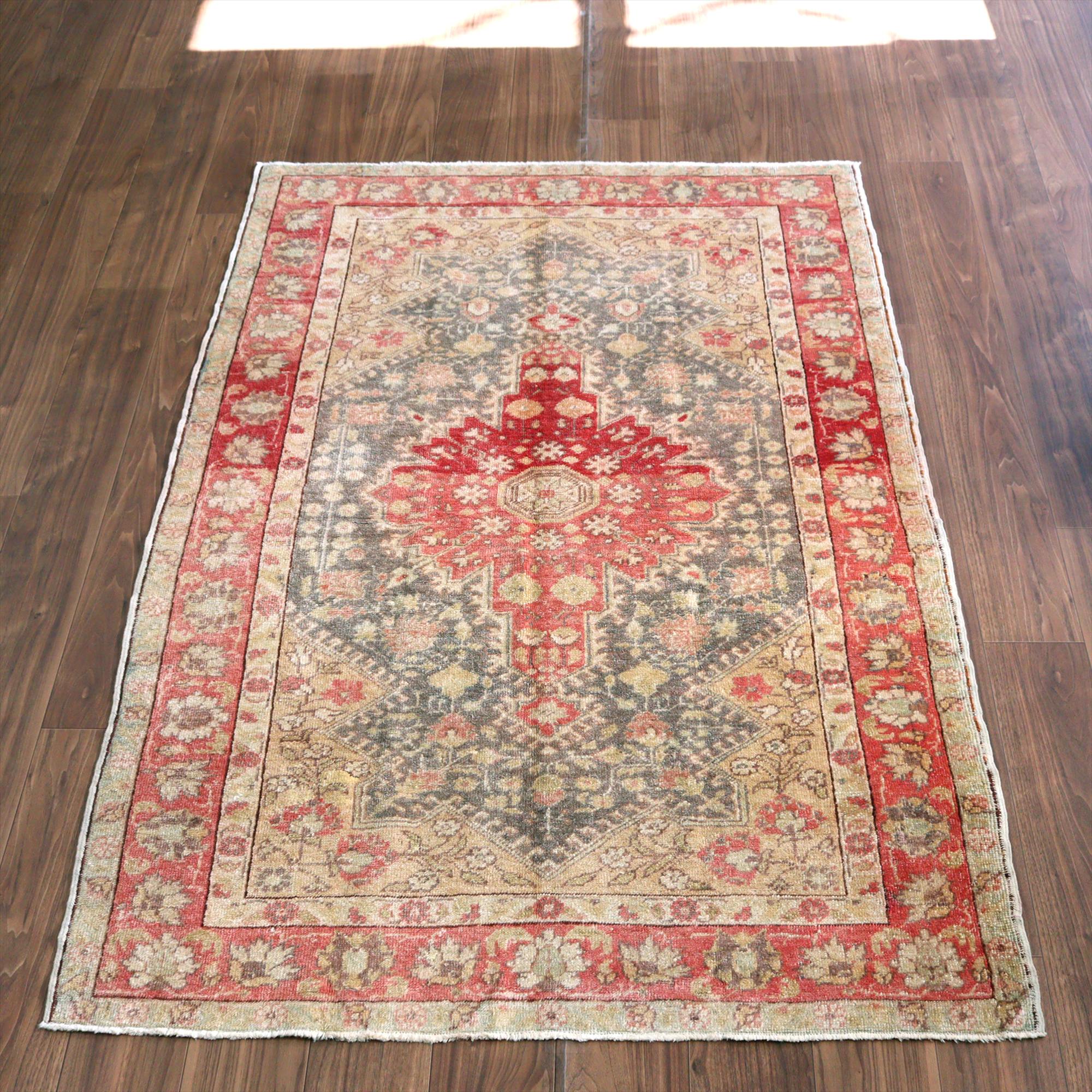 オールドラグ 赤いメダリオン185×126cm トルコ絨毯 レッド＆ネイビー