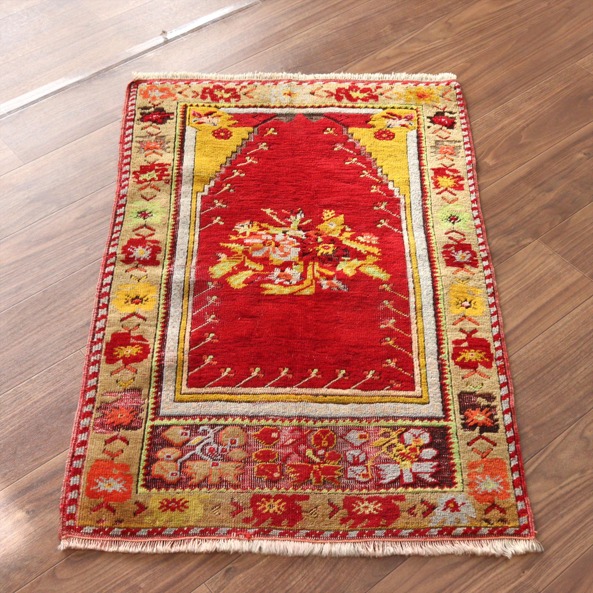 トルコ絨毯 赤いミフラープ106×69cm フラワーデザイン オールドラグ