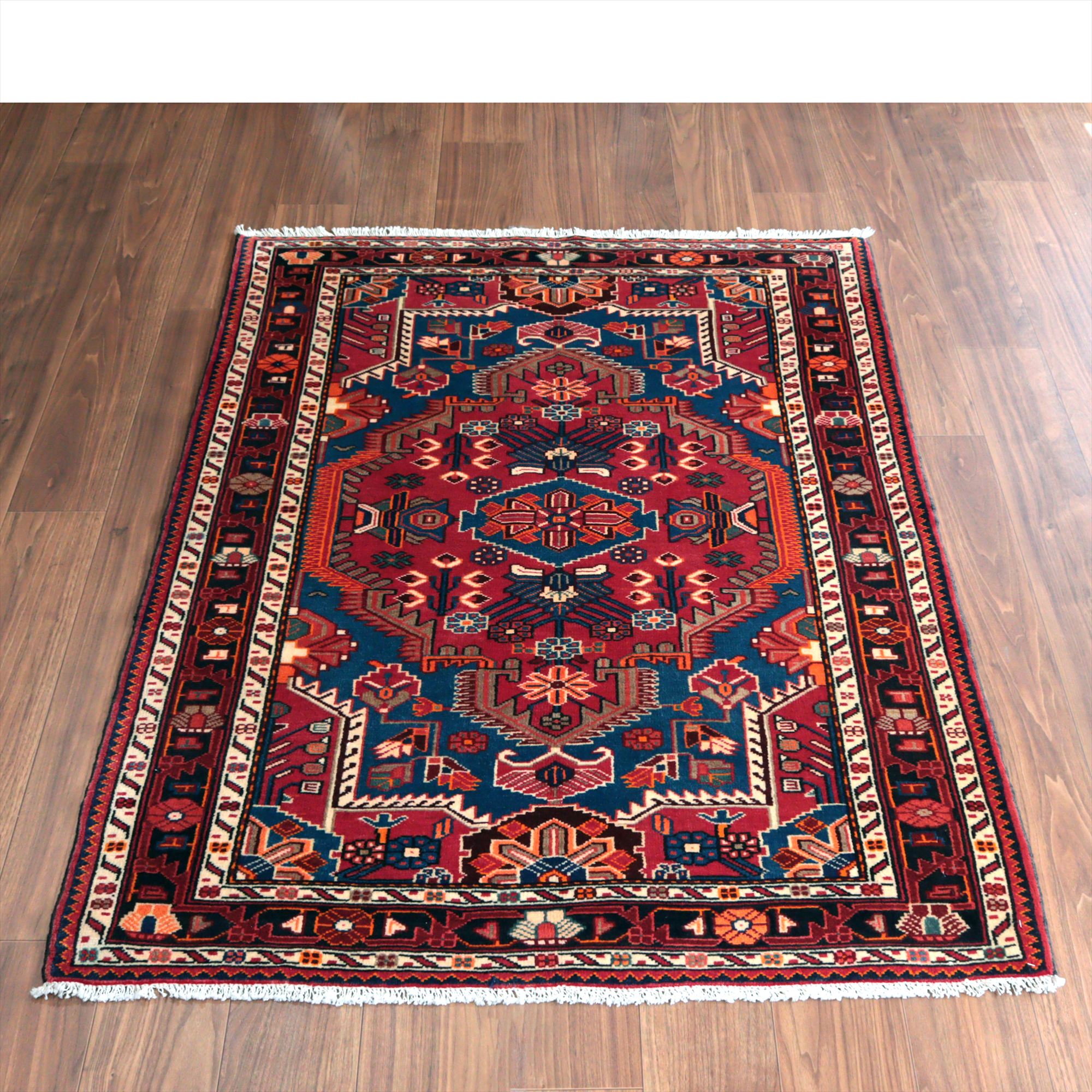 イランの手織りラグ トイセルカン153×117cm メダリオンと小花 レッド＆ブルー