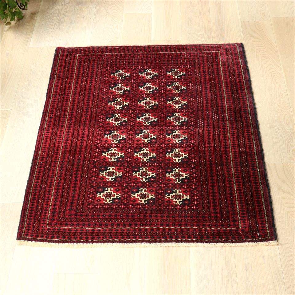 バルーチ族の絨毯 手織りラグ145×110cm 規則的にならぶ幾何学文様