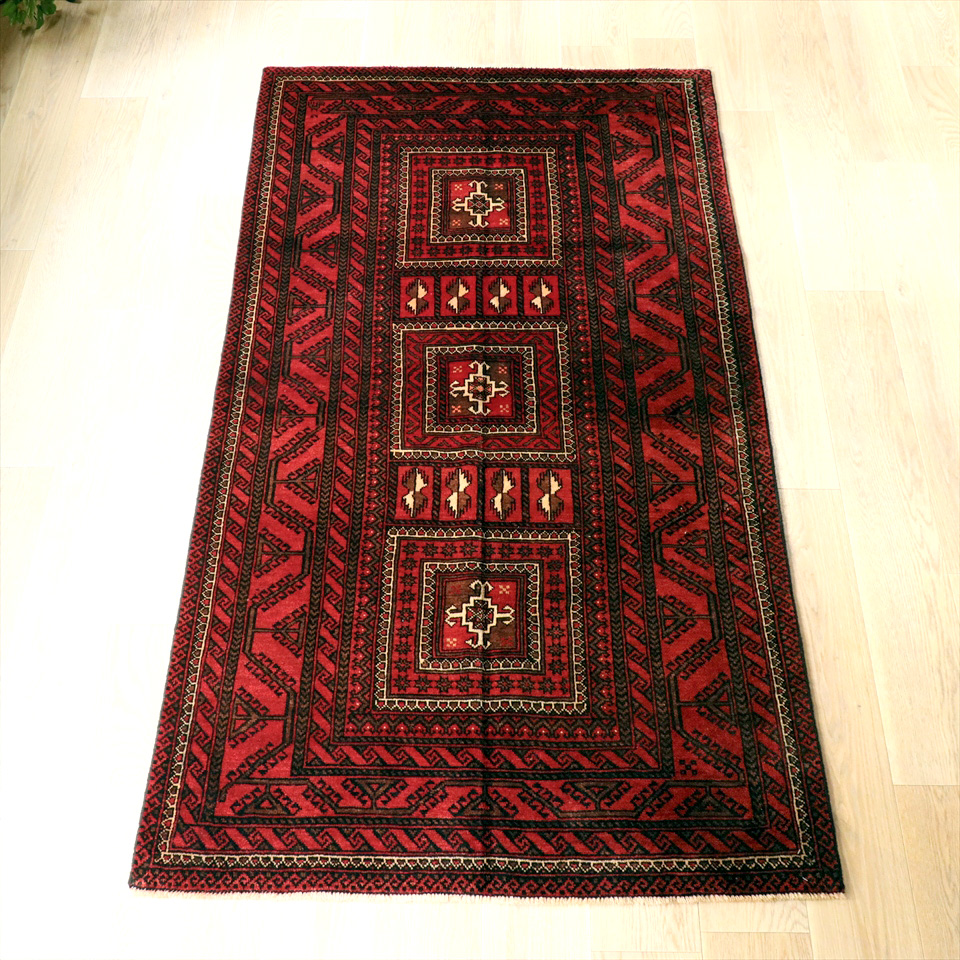 バルーチ族の絨毯 手織りラグ225×120cm ３つの箱型モチーフ