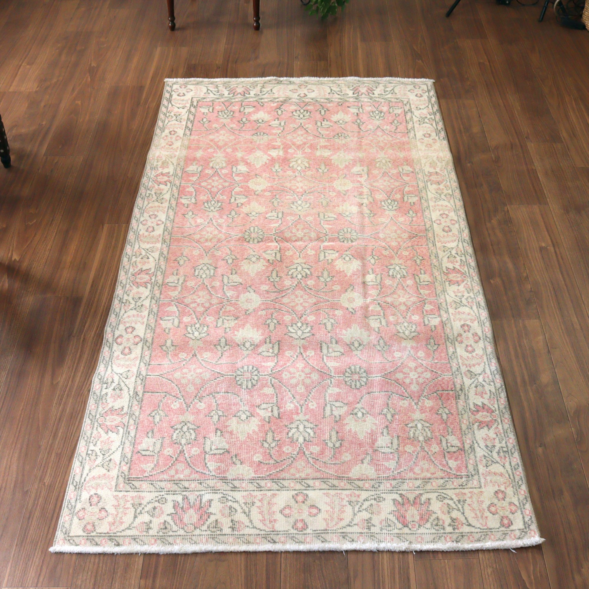 オールドラグ ヴィンテージウォッシュ210×113cm ウスパルタ 連なる花 レッド