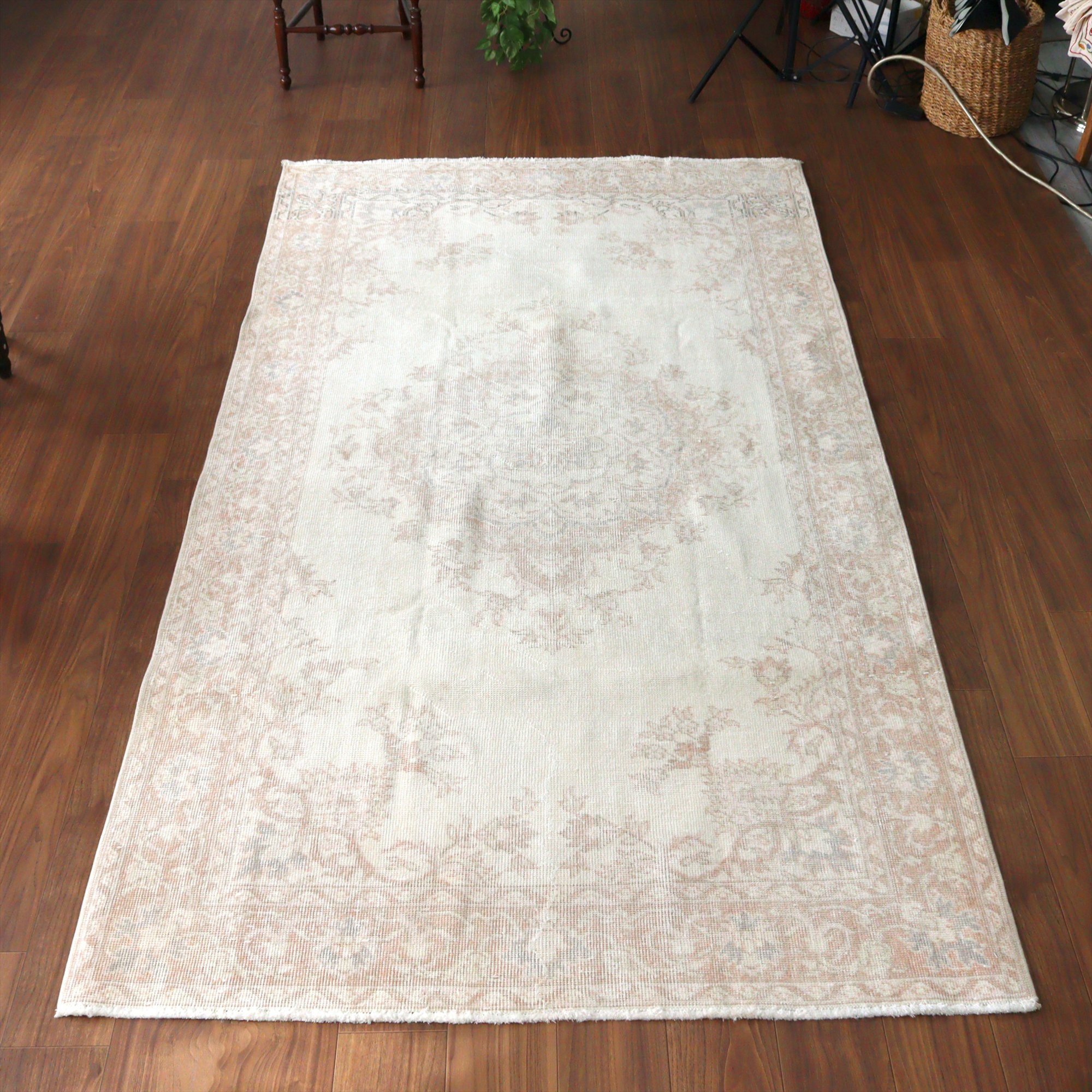 オールドラグ ヴィンテージウォッシュ256×138cm ウスパルタ 花のメダリオン