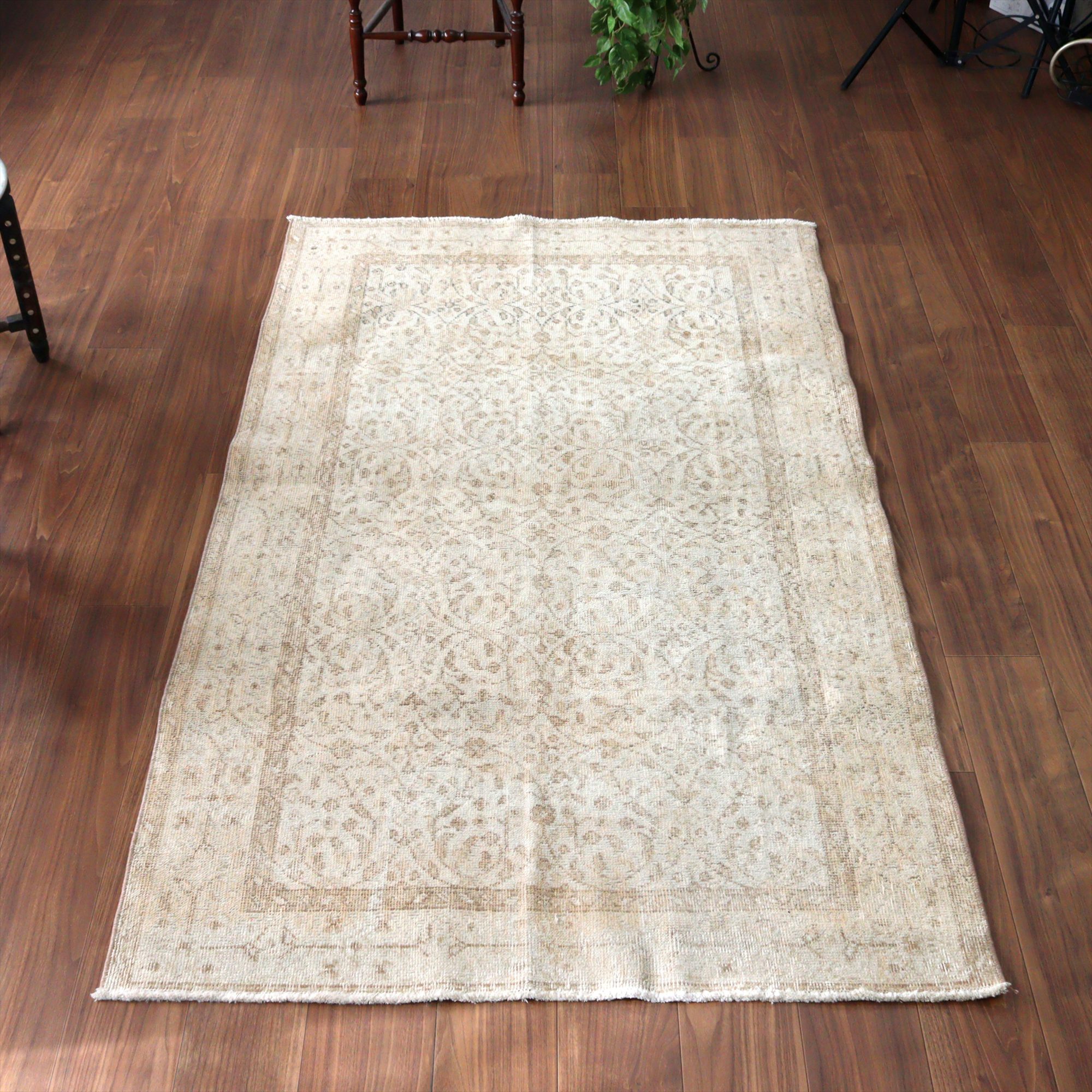 オールドラグ ヴィンテージウォッシュ193×115cm ウスパルタ 花のアラベスク模様