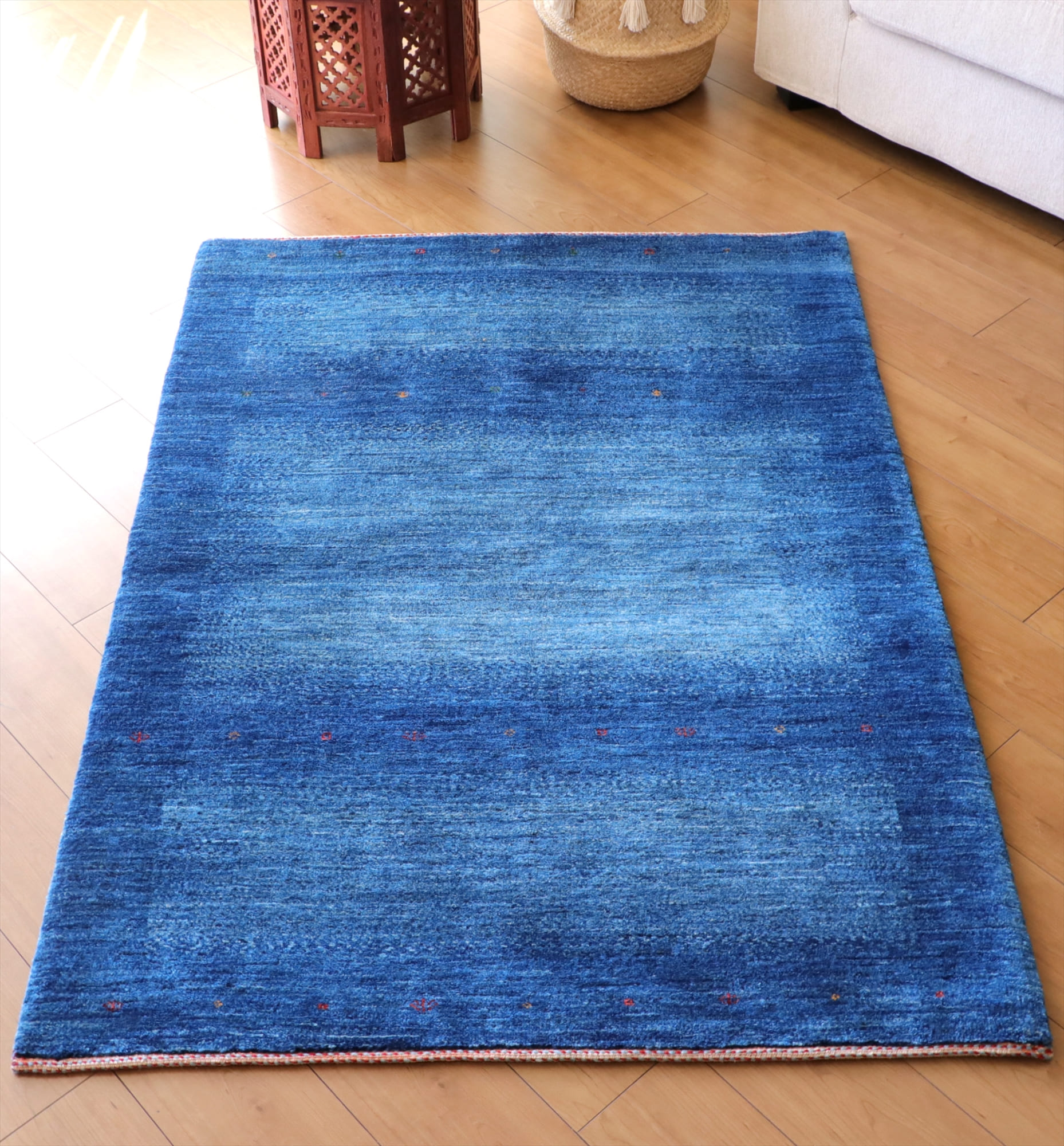 ギャッベ　 最上級の織りロリアタシュ143×103cm アクセントラグ・明るいブルー