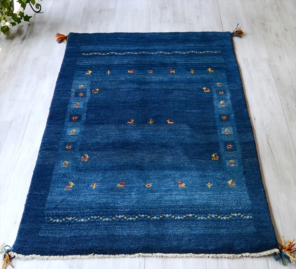 ギャッベ/スタンダードな織りアクセントラグサイズ 145×102cm ブルー・動物と植物のモチーフ