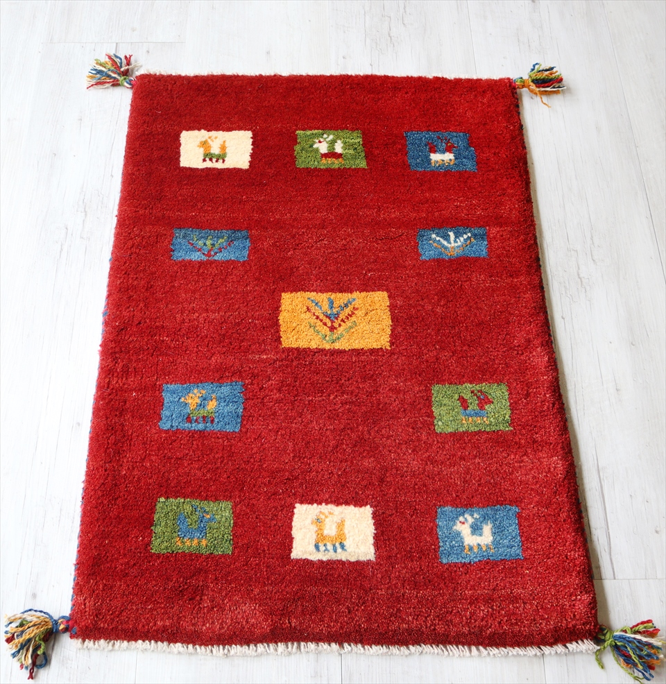 ギャッベ　手織りラグ　イラン製　ウール100％　玄関マットサイズ88×60cm レッド　カラフル　動物と植物モチーフ