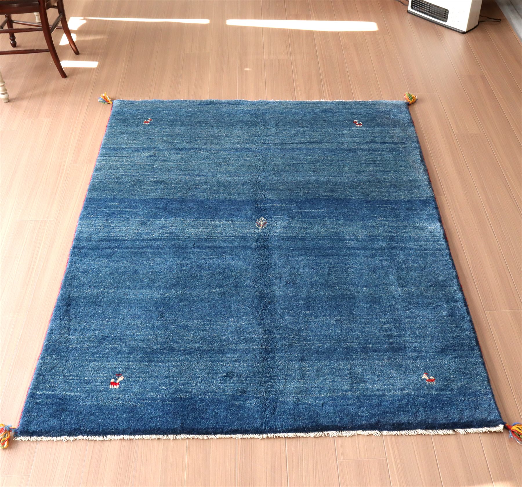 ギャベ　イランカシュカイ族の手織りラグ　ウール100％203×152cm センターラグサイズ　ブルー