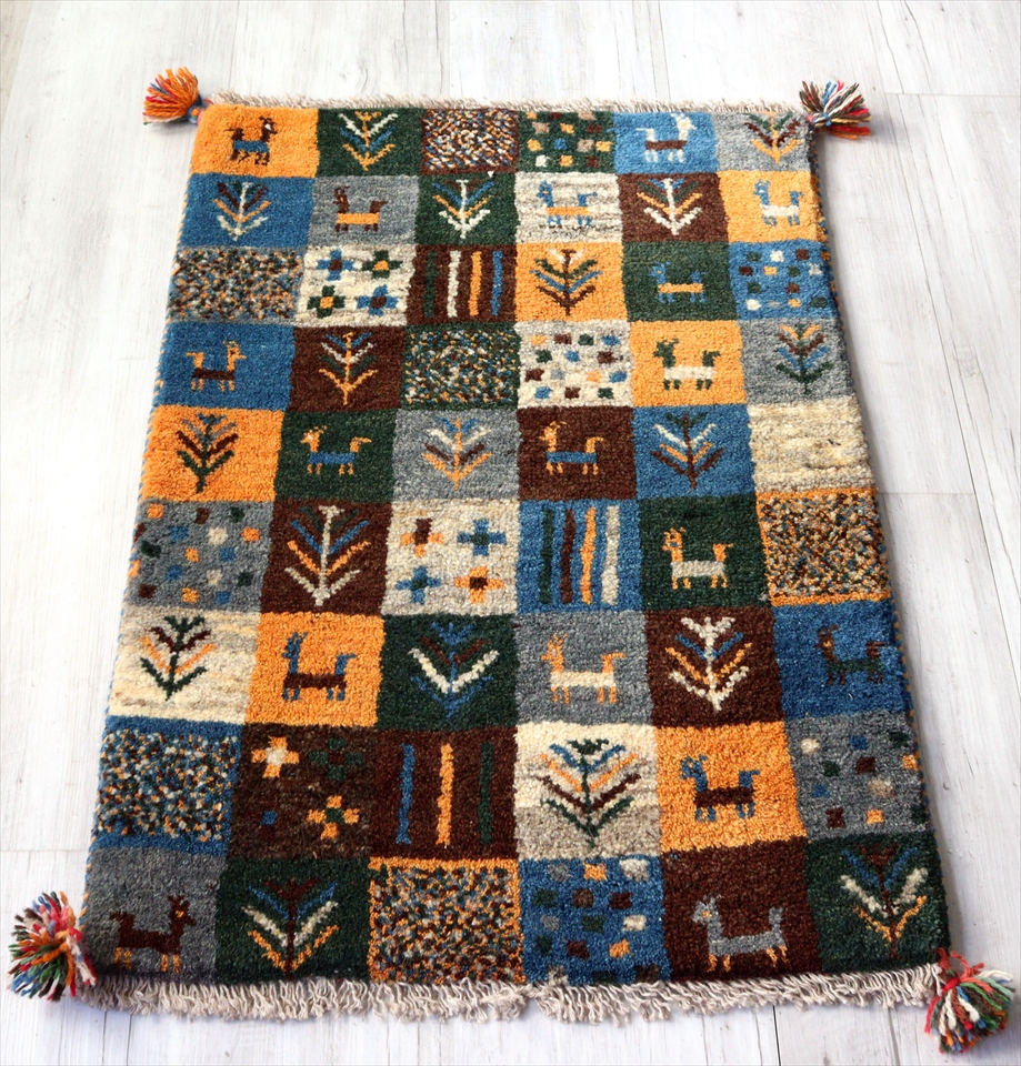 ギャッベ　カシュカイ族手織り　玄関マット92×62cm カラフルタイル　植物と動物のモチーフ