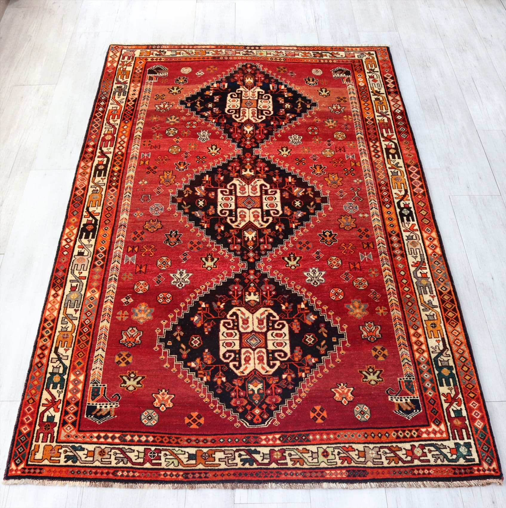 オールドギャッベ トライバルラグ Old Tribal rug, Shiraz, 258×153cm ３つのメダリオン