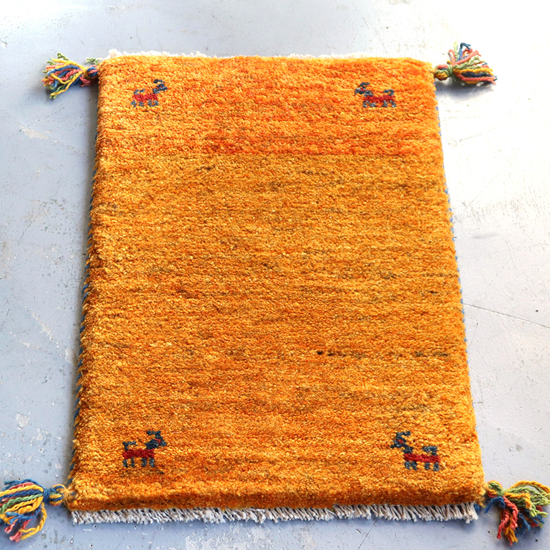 ミニギャッベ　イランの手織りラグ GABBEH 60x39cm オレンジイエロー ４匹の動物