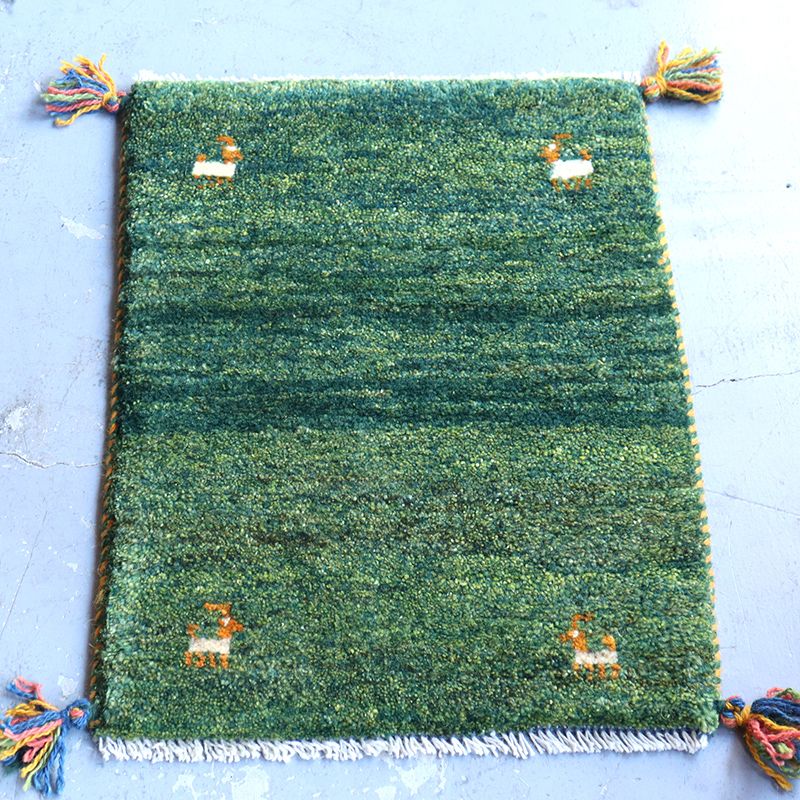 ミニギャッベ　イランの手織りラグ GABBEH 58x42cm グリーン ４匹の動物