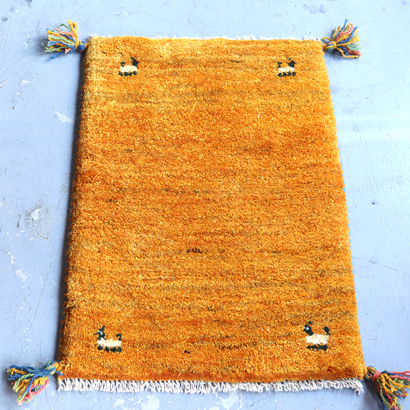ミニギャッベ　イランの手織りラグ GABBEH 59x42cm オレンジイエロー ４匹の動物