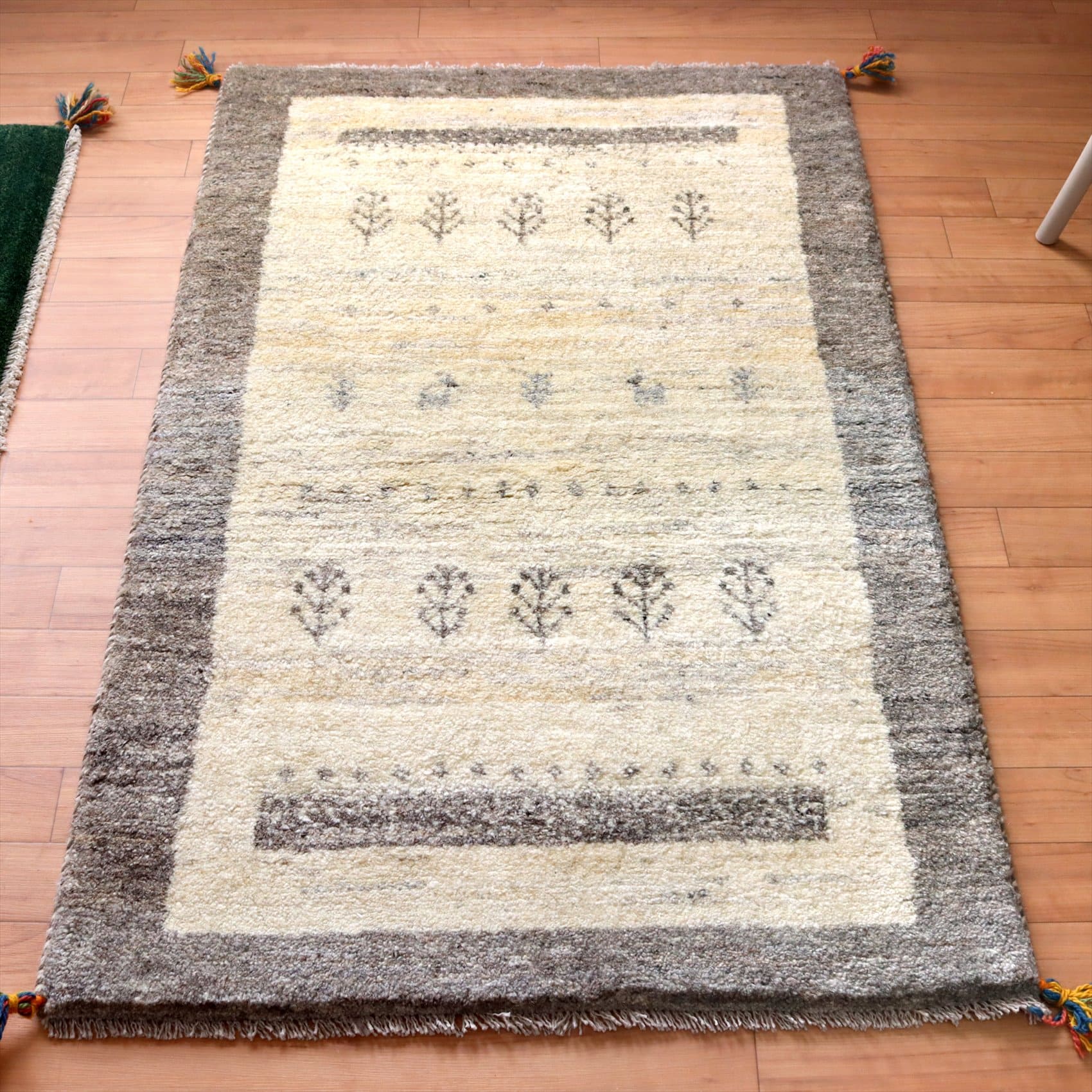 ギャッベ カシュカイ族の手織りラグ 126×77cm ナチュラルアイボリー&グレー
