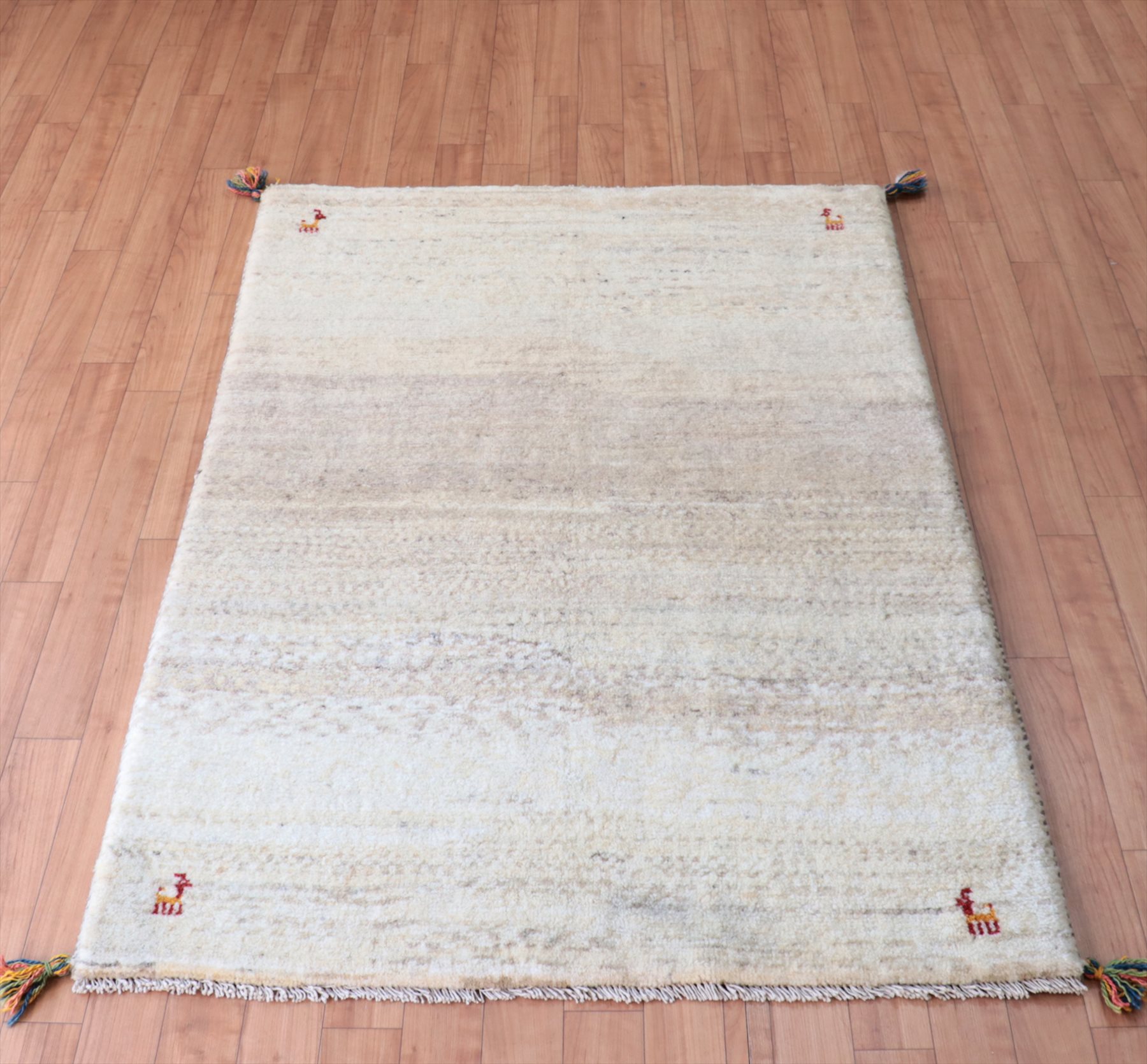 ギャッベ　イラン産手織り147×95cm ナチュラルアイボリー