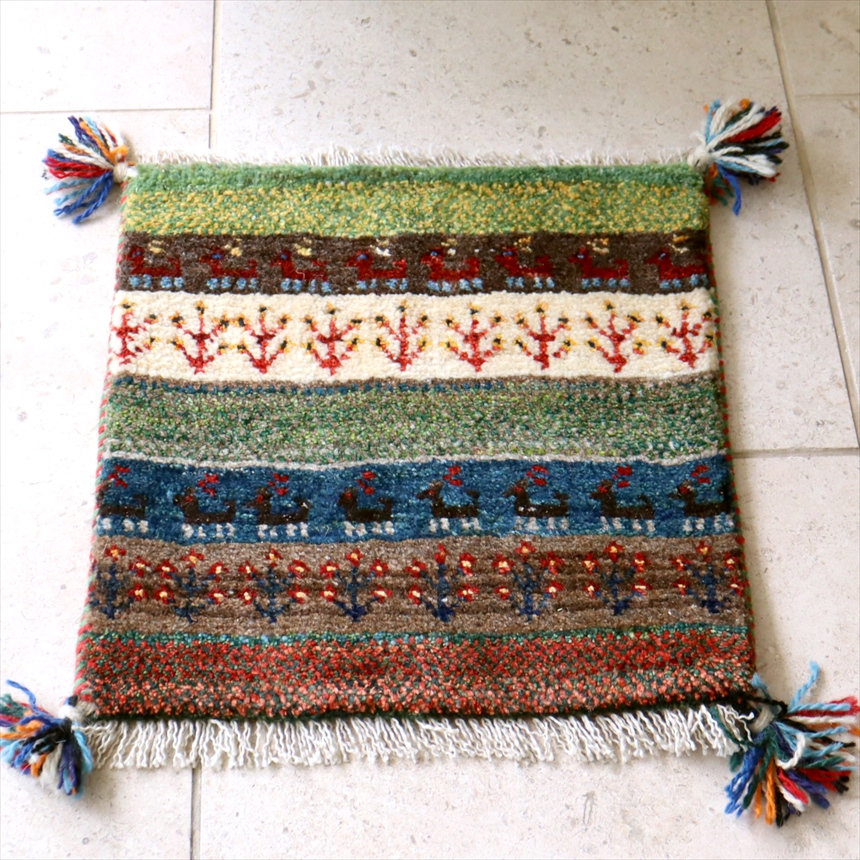 イラン ギャッベ41×38cm 遊牧民の手織りラグ　座布団サイズ