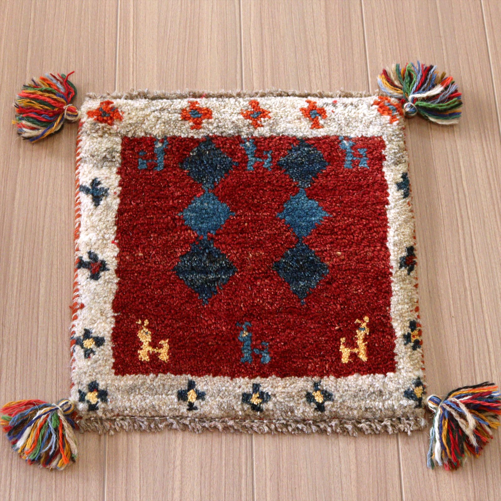 ギャッベ　座布団サイズ39×38cm イラン南部ファルス地方 遊牧民の手織りラグ