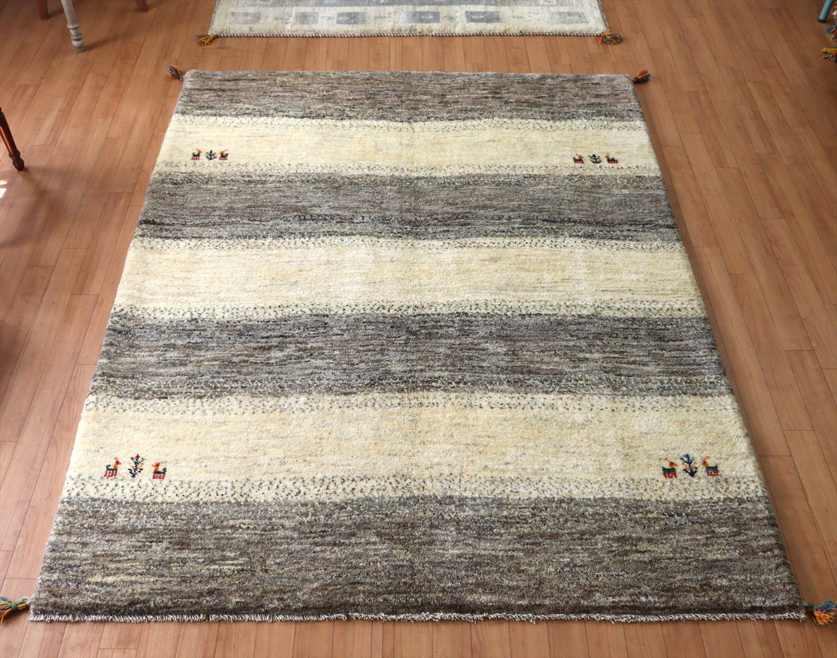 イランの手織りラグ ギャッベ203×155cm アイボリー&グレー