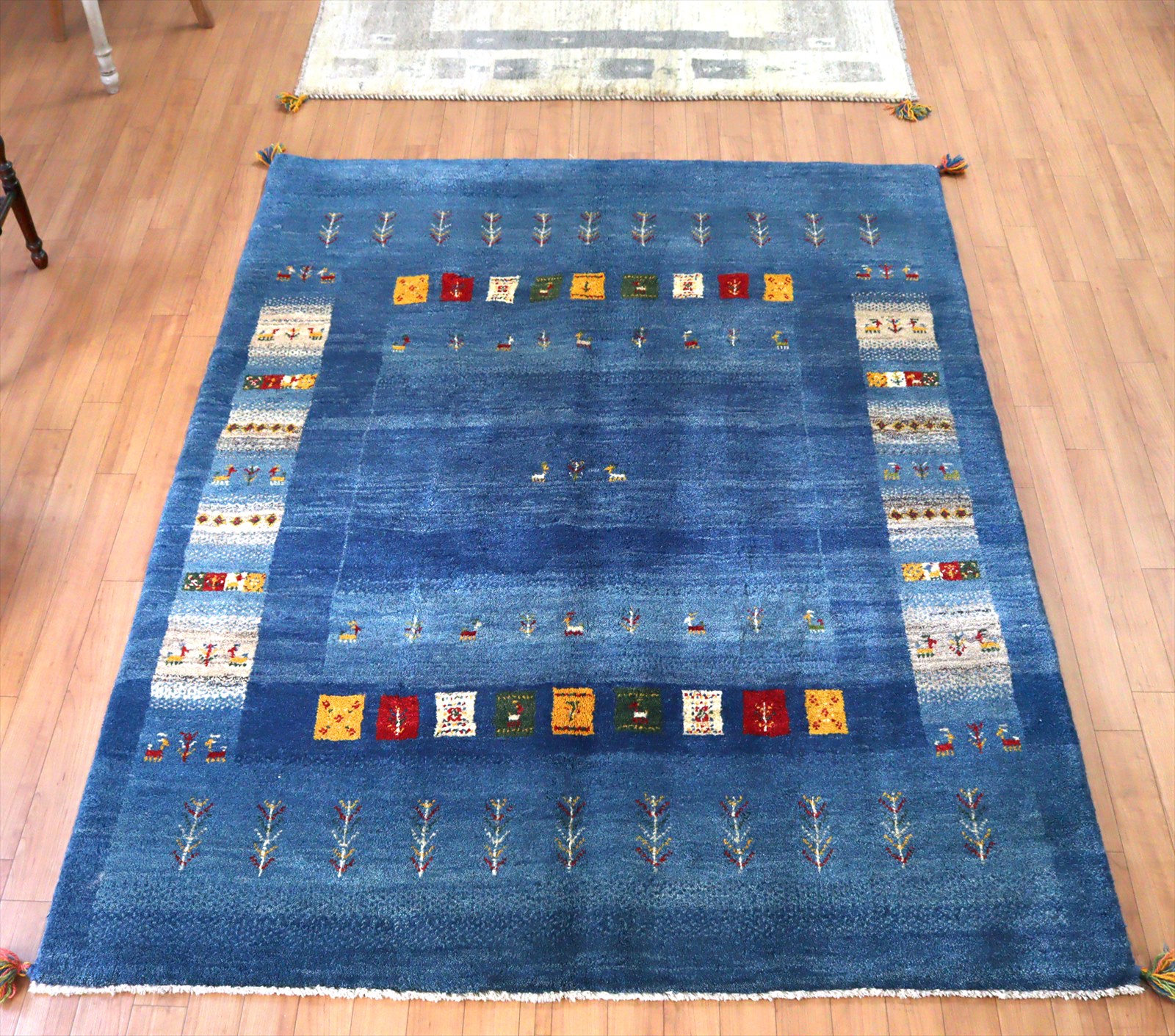 ギャッベ カシュカイ族の手織りラグ194×151cm ブルーグラデーション