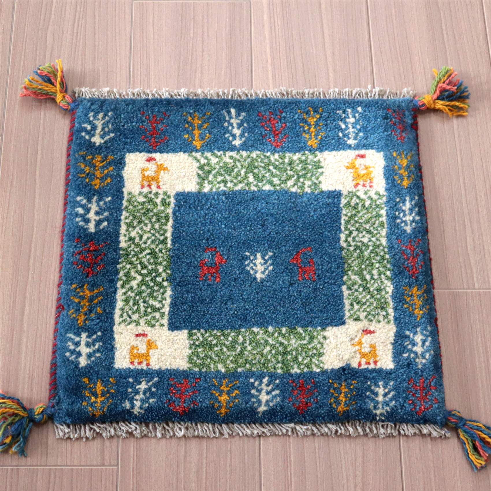遊牧民の手織りギャッベ　40×42cm イラン産　ブルー