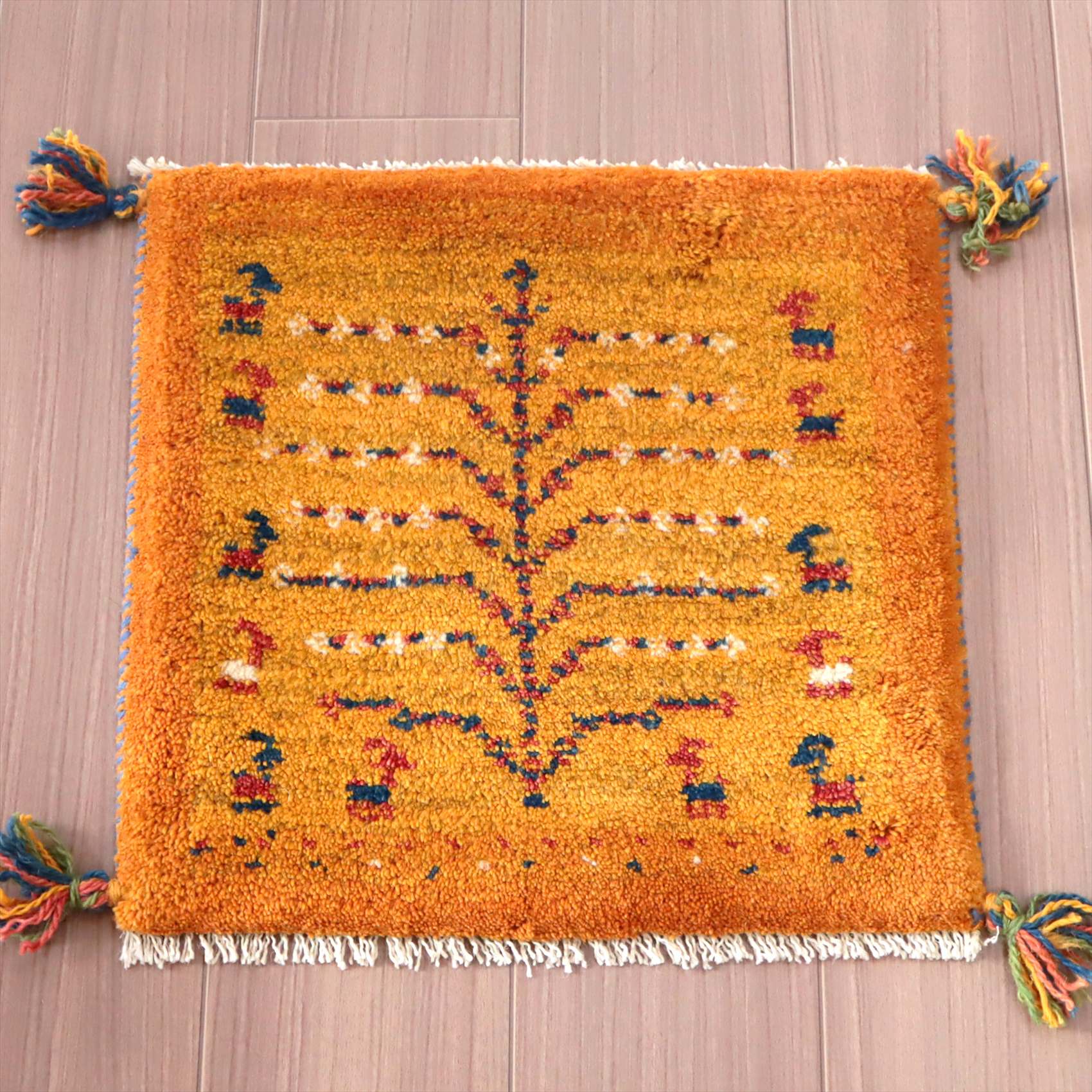 遊牧民の手織りギャッベ　43×43cm イラン産　　イエロー　生命の樹