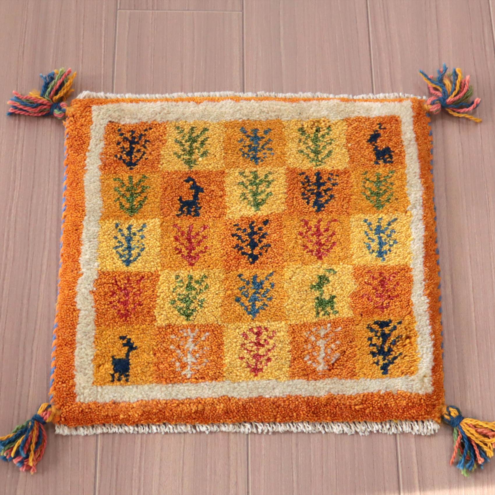遊牧民の手織りギャッベ　41×38cm イラン産　　イエロータイル