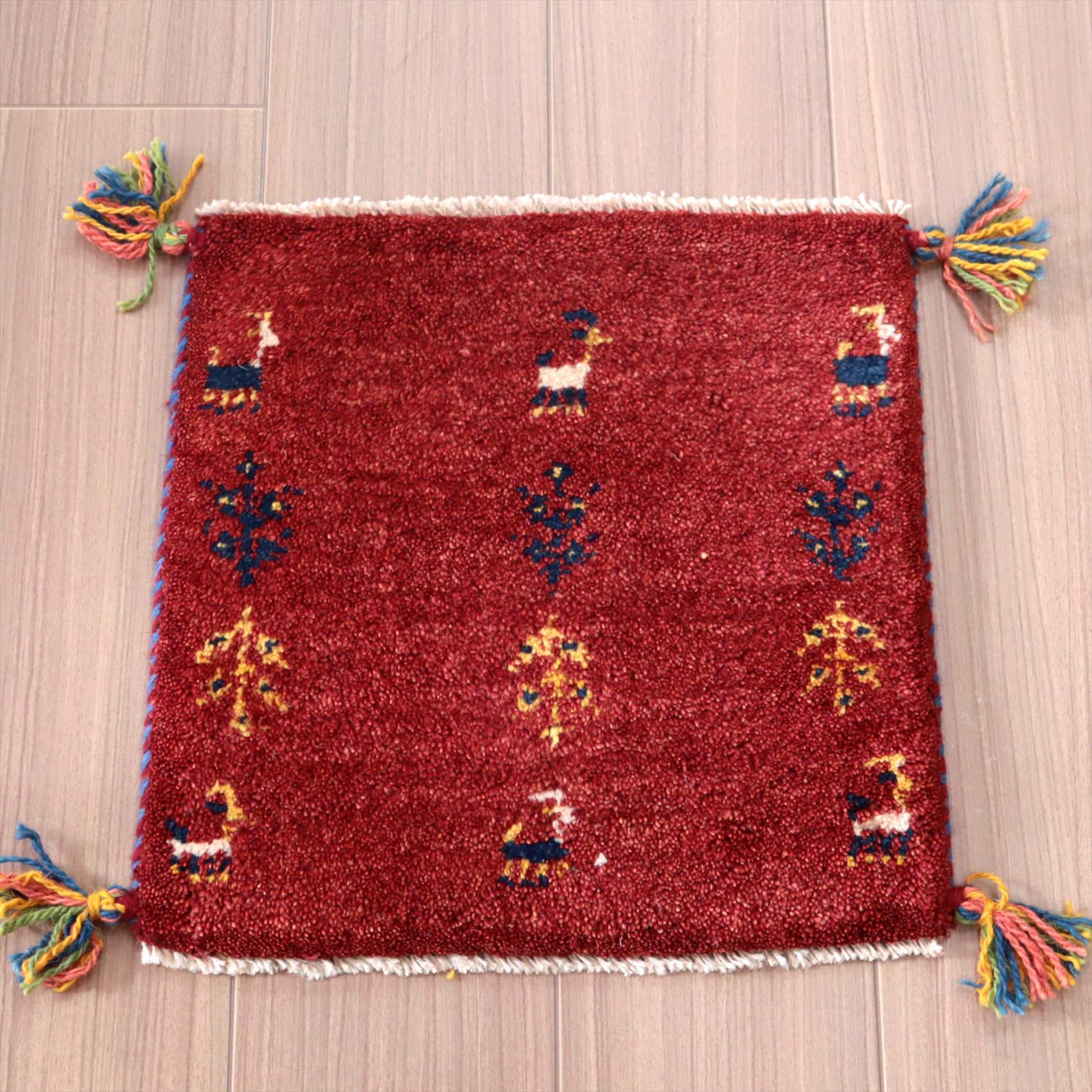 遊牧民の手織りギャッベ　40×39cm イラン産　レッド