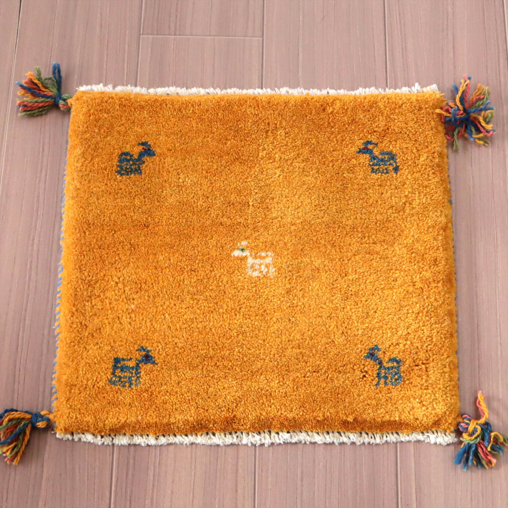遊牧民の手織りギャッベ　40×45cm イラン産　　イエローオレンジ