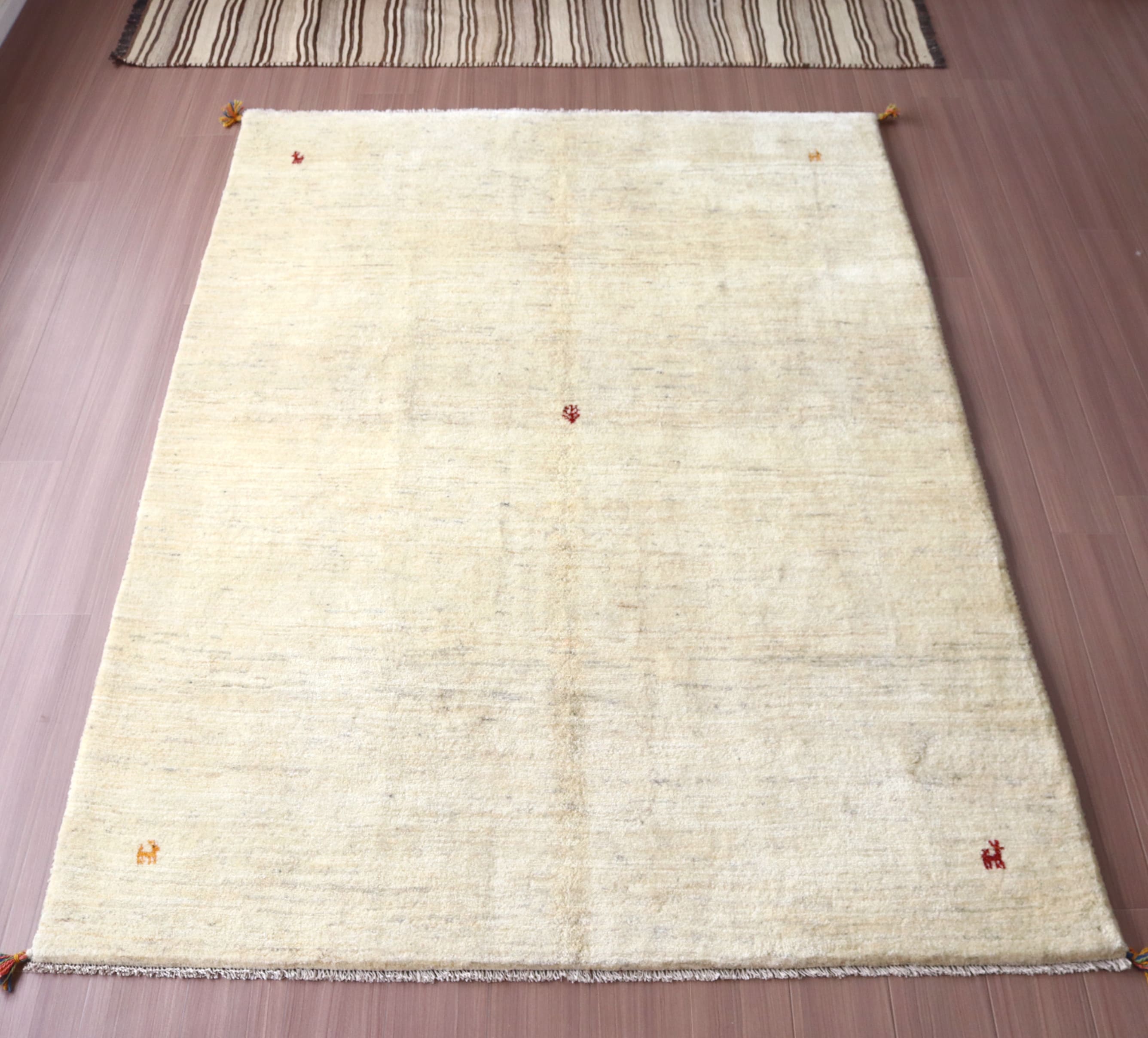 ギャッベ Gabbeh イラン産 手織りラグ237×171cmナチュラルアイボリー 毛足の長いふかふかな織り