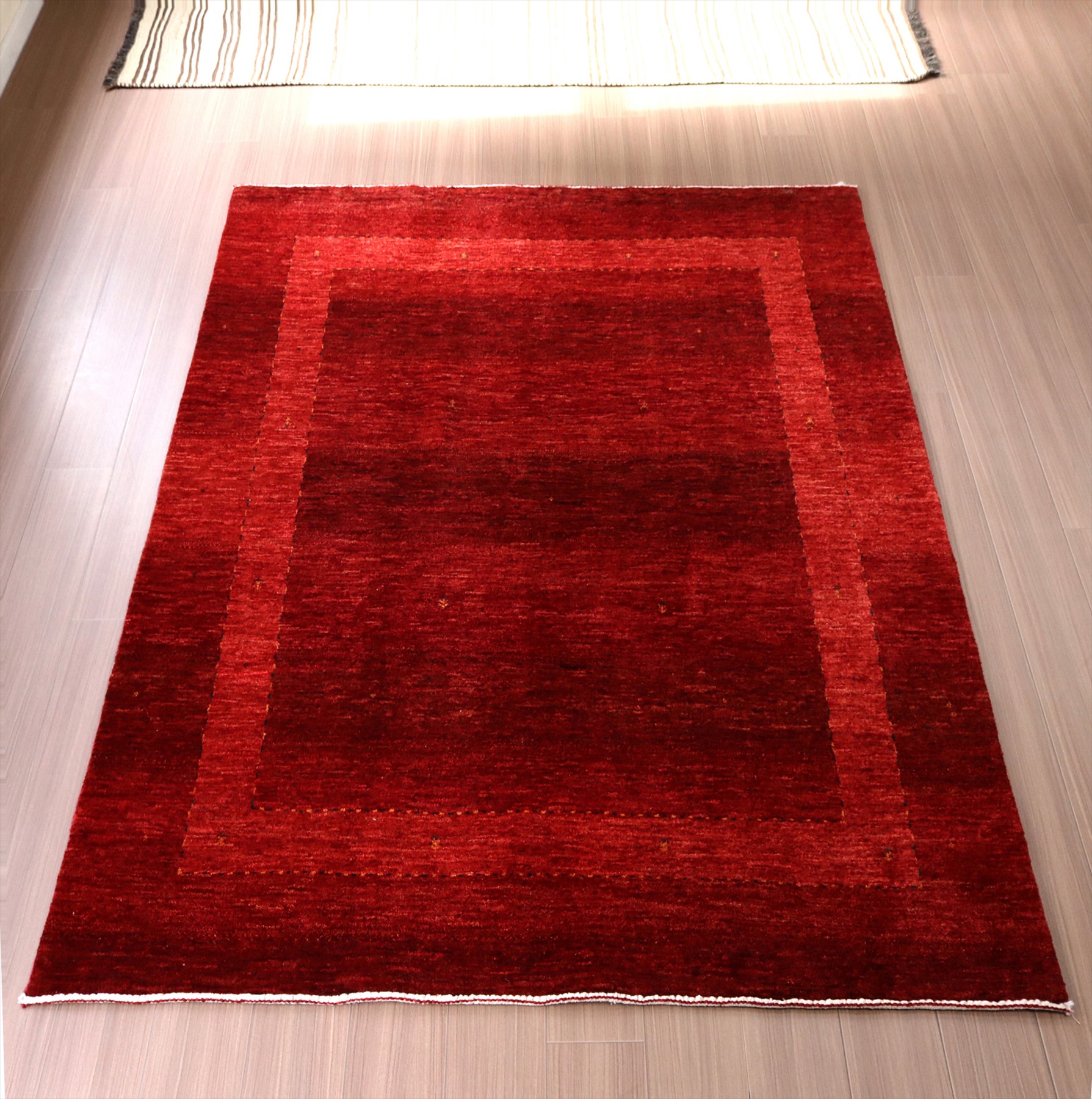 ギャッベ ロリアタシュ 最高級の細かな織り211×162cm レッドグラデーション イランの手織りラグ