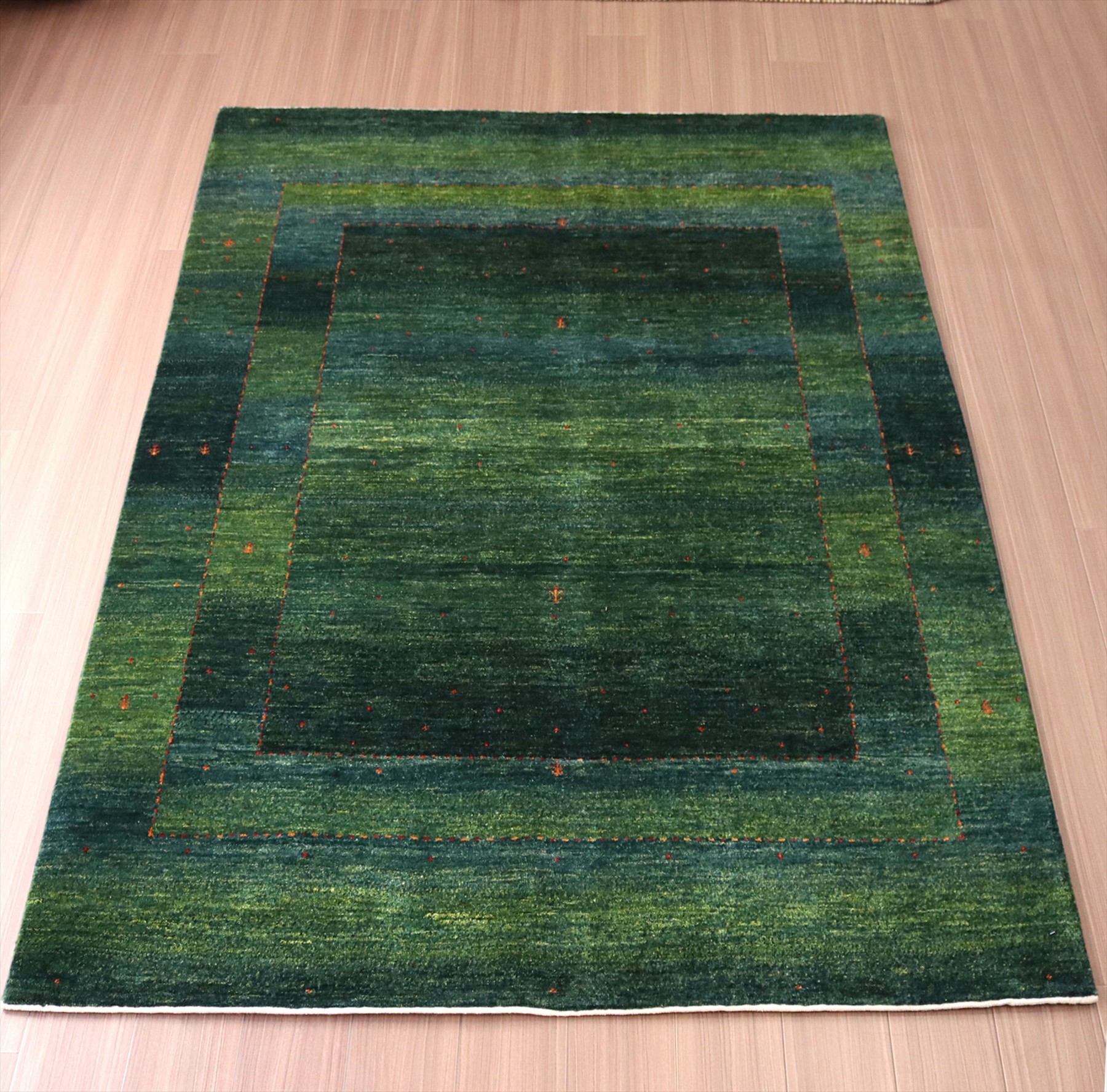 ギャッベ ロリアタシュ 最高級の細かな織り201×157cm グリーンのグラデーション