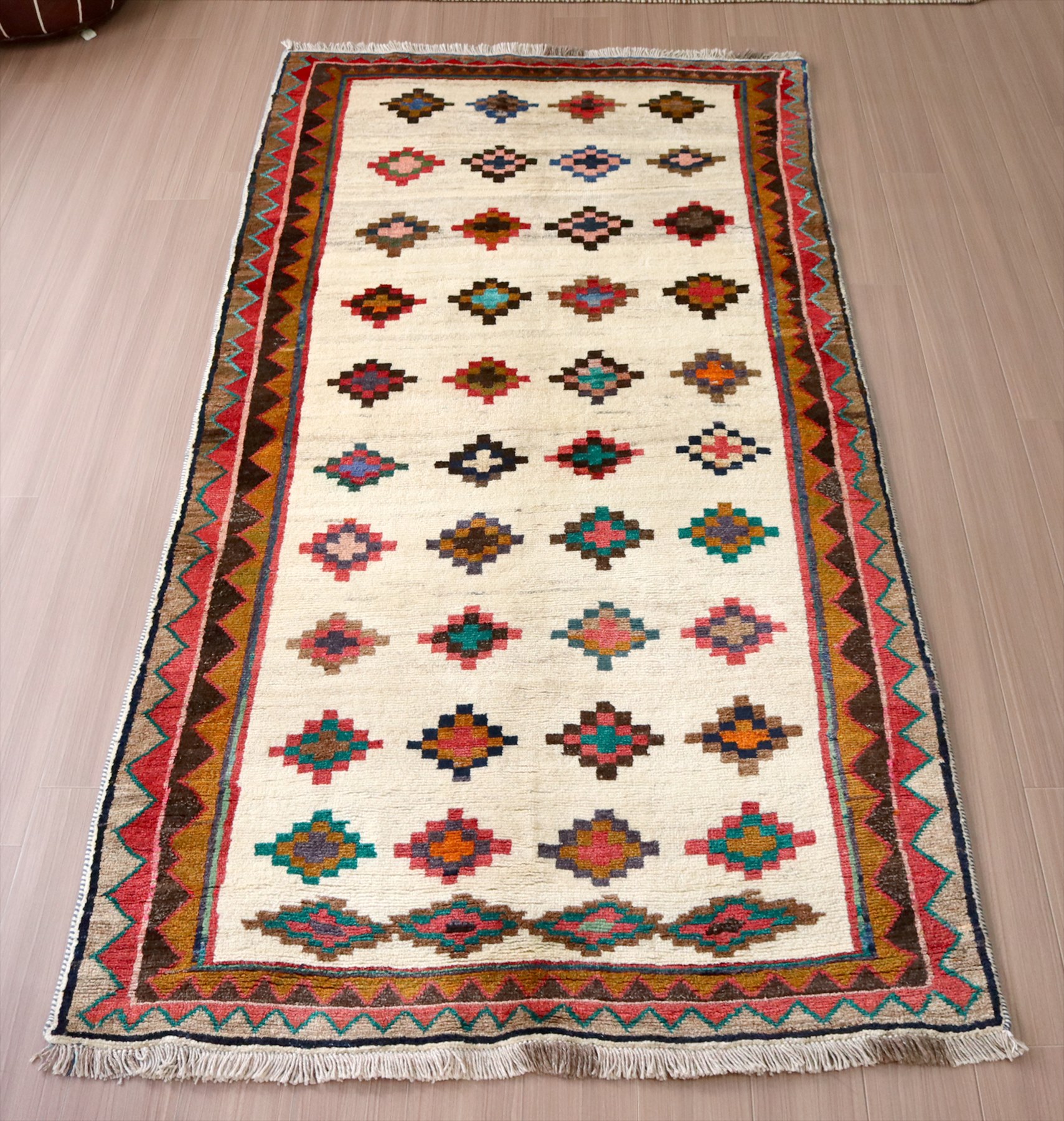 トライバルラグ　部族絨毯 ギャッベ251×130cm 連なるダイヤ　イラン南部カシュカイ族