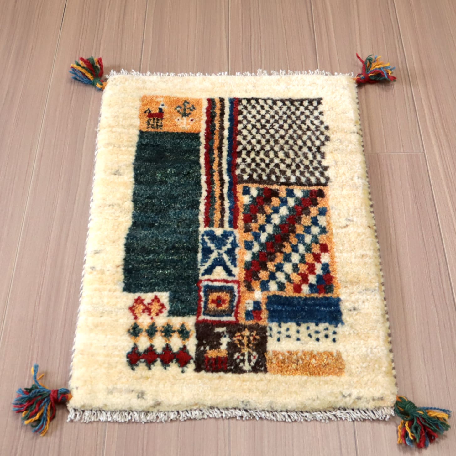 ギャッベ　手織り　イランの遊牧民59×41cm カラフルなモザイクパターン