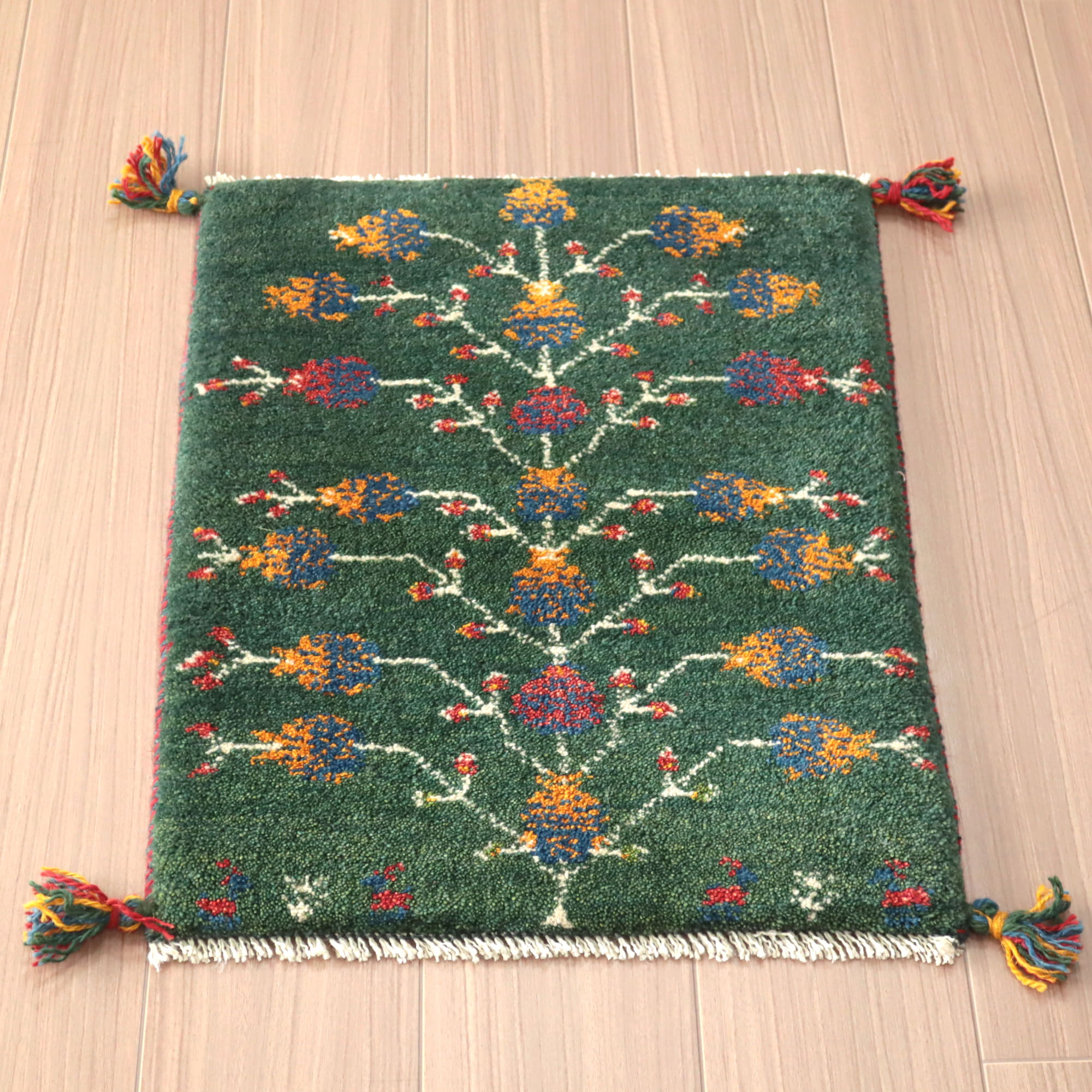 ギャッベ ふかふか イラン産　手織り61×46cm ザクロの樹　グリーン