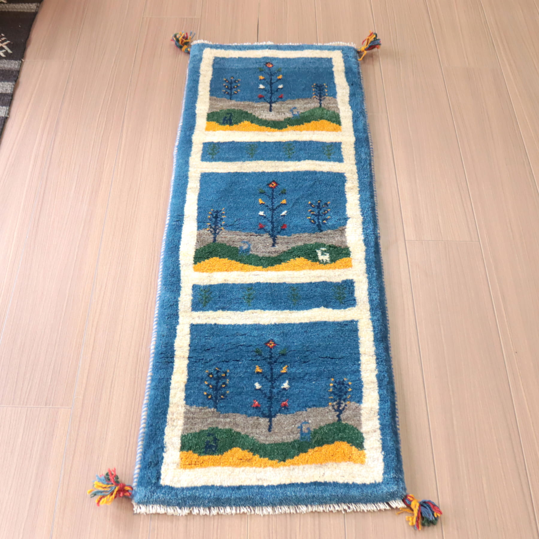ギャッベ ふかふかの織り ミニランナー123×42cm ブルー　３枚の風景