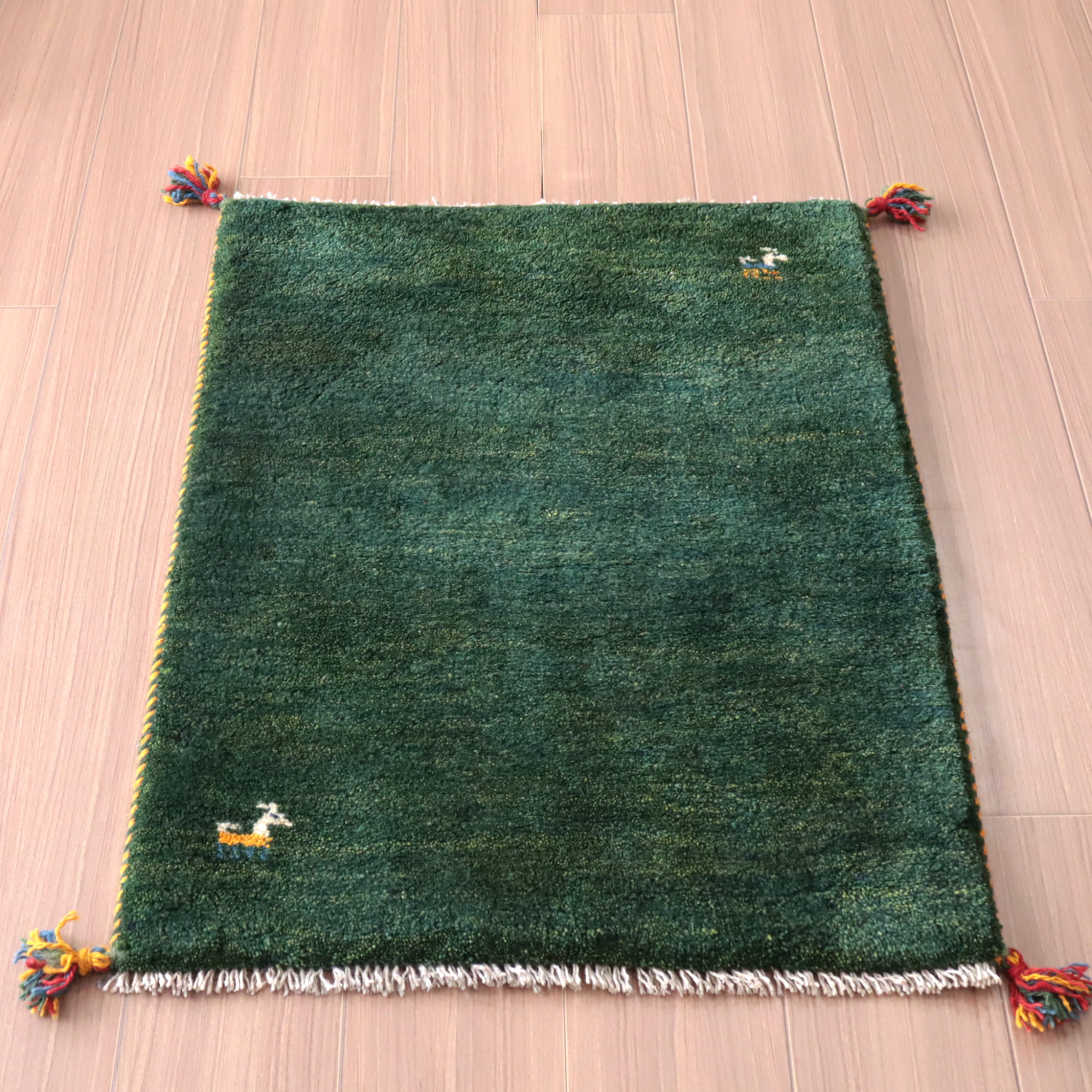 ギャッベ カシュカイ族の手織りラグ90×63cm イラン産　グリーン