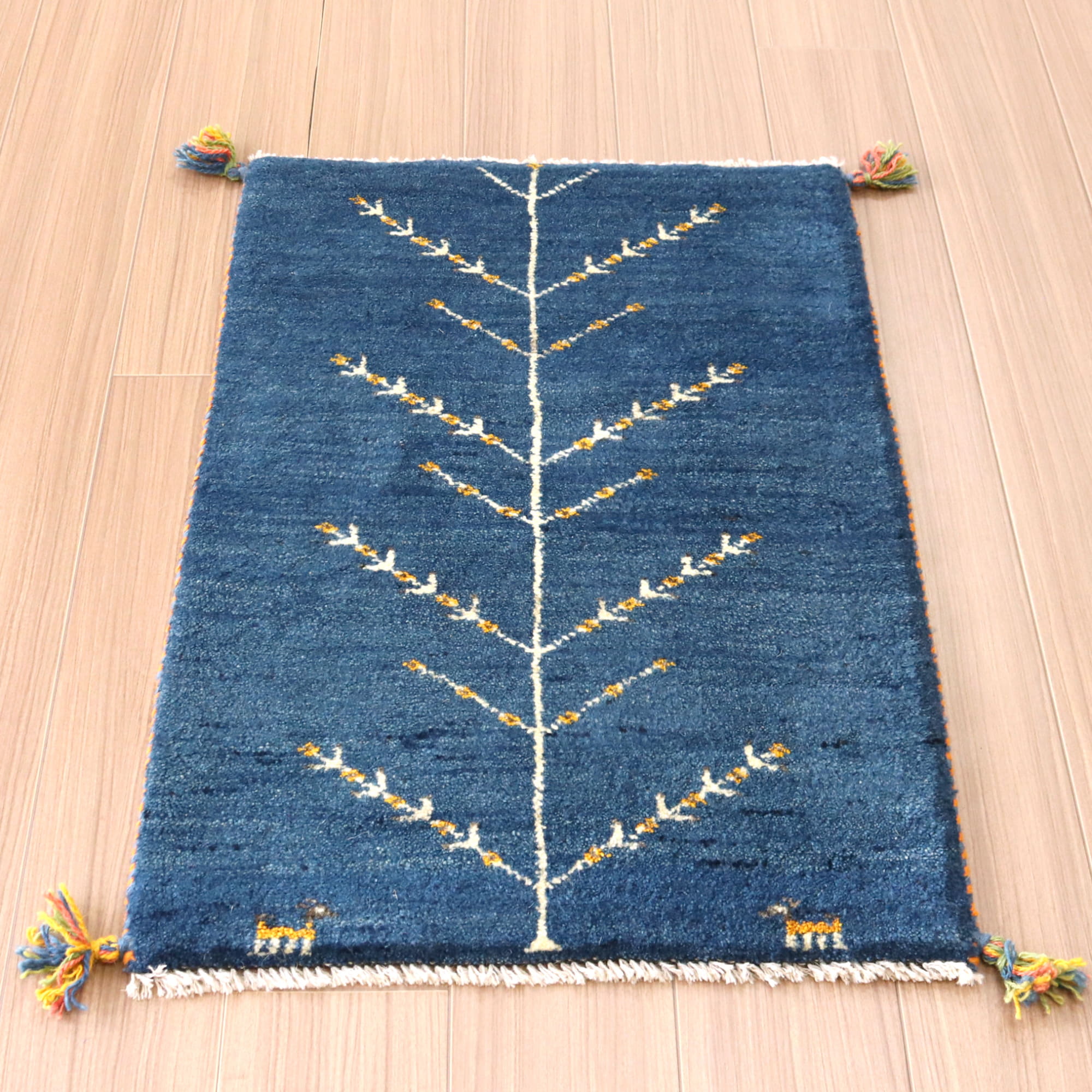 ギャッベ　イラン産手織り87×58cm ブルー　生命の樹