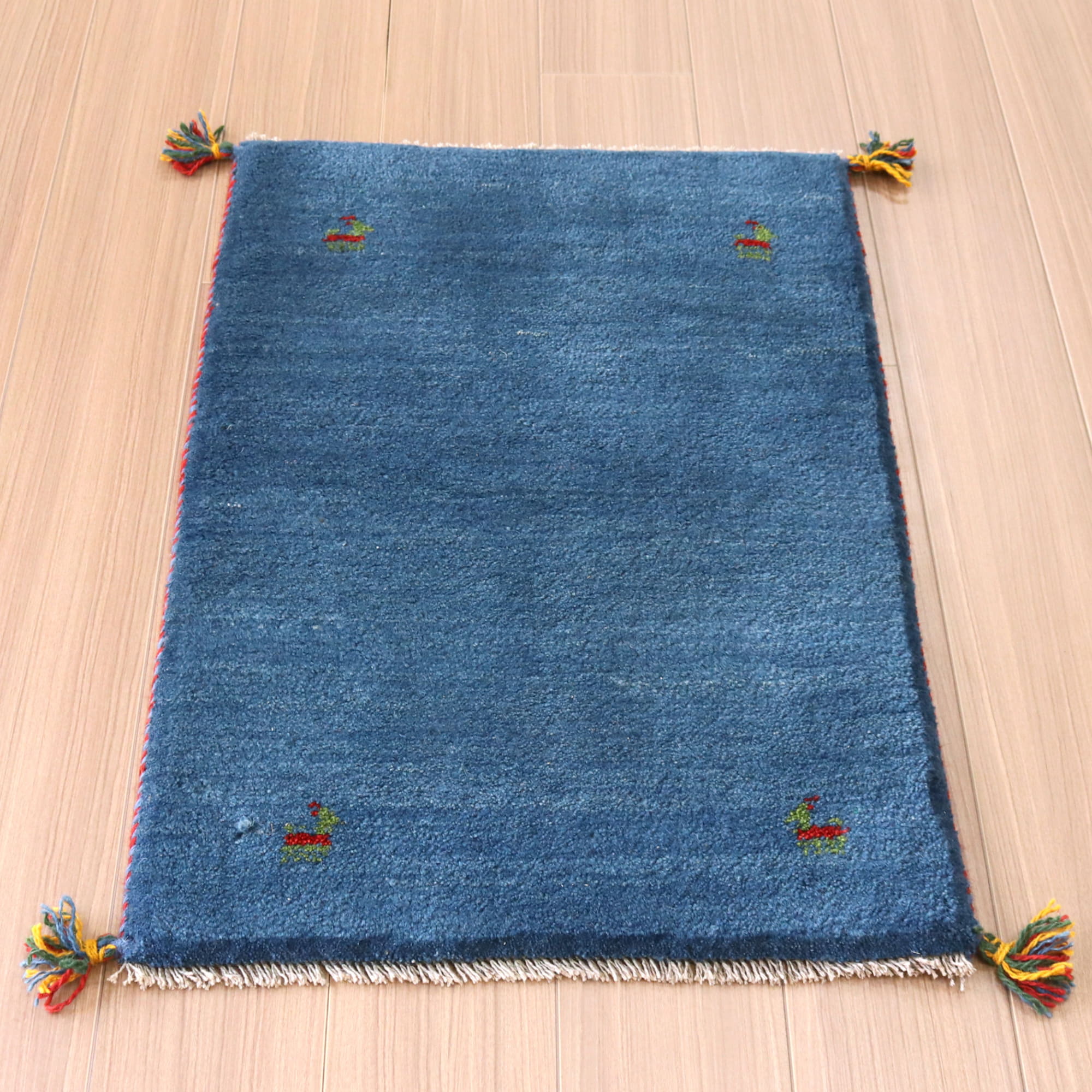 ギャッベ イラン産手織り　玄関マット85×58cm ブルー　　四匹のヤギ