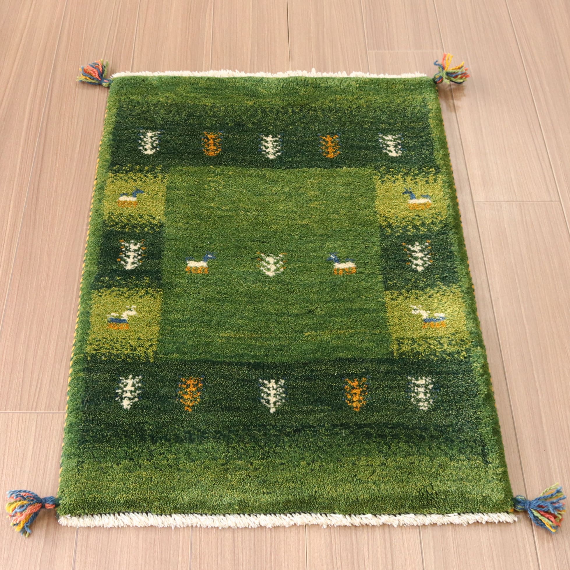 ギャベ　イラン製手織りラグ　玄関マット88×62cm グリーングラデーション