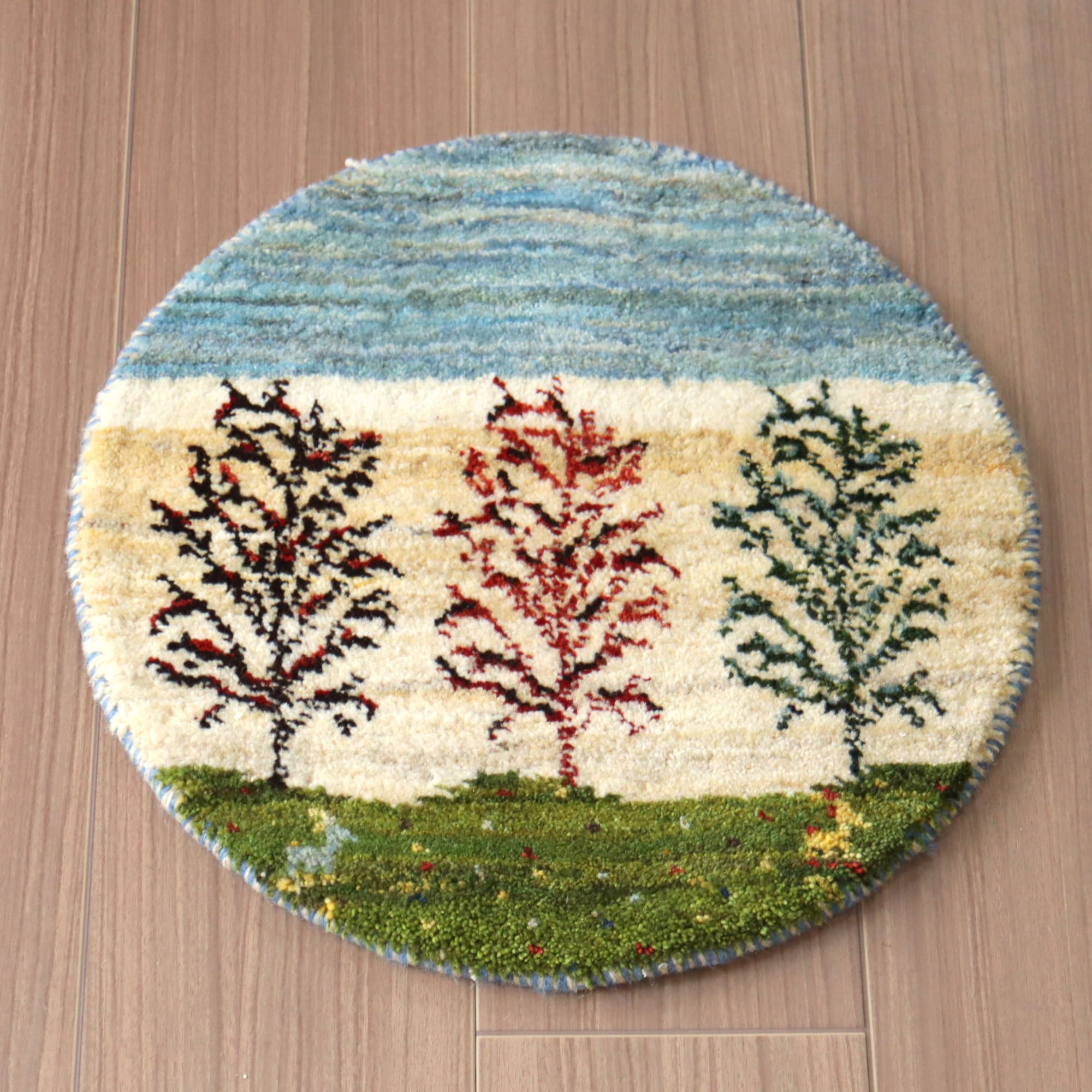 ギャッベ 円形　イラン産手織りギャベ φ40cm 生命の樹のある風景