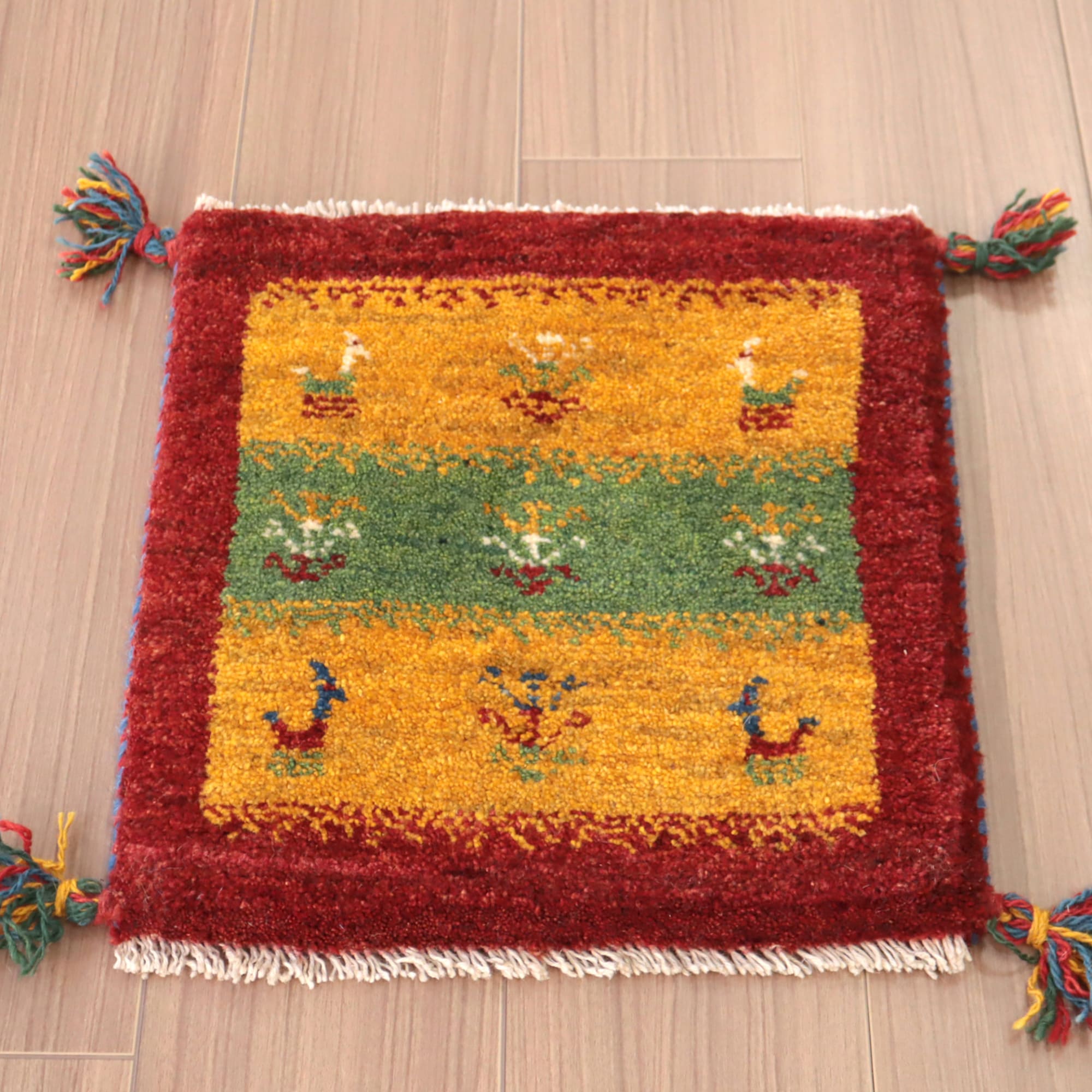 ギャッベ　座布団サイズ　イラン製手織り41×39cm オレンジ　グリーン
