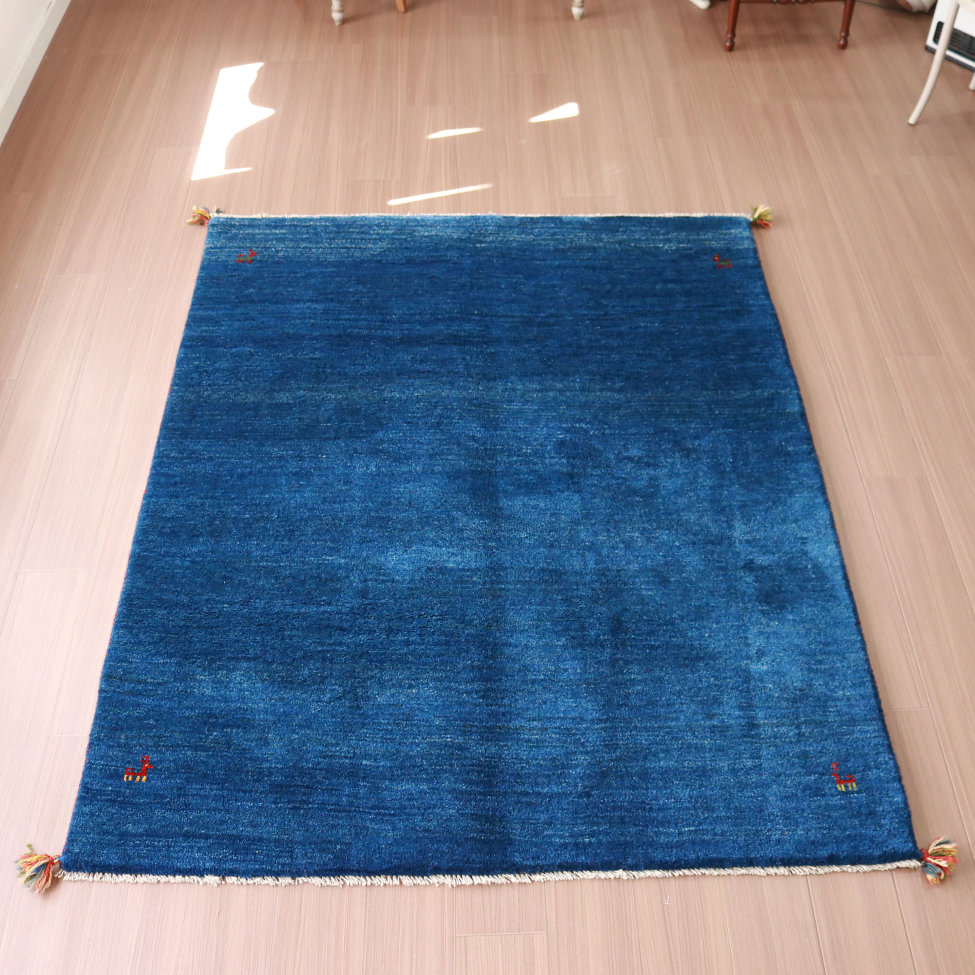 ギャッベ 手織りラグ イラン産絨毯190×150cm ブルー　無地　シンプル