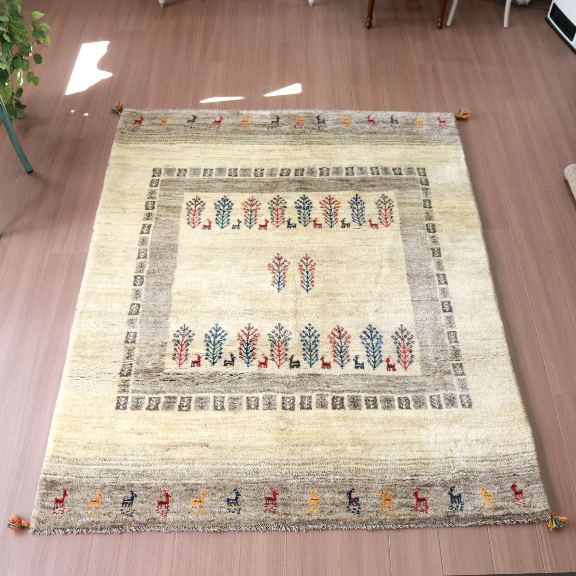 ギャッベ 手織りラグ イラン産絨毯202×157cm ナチュラルアイボリー　グレー