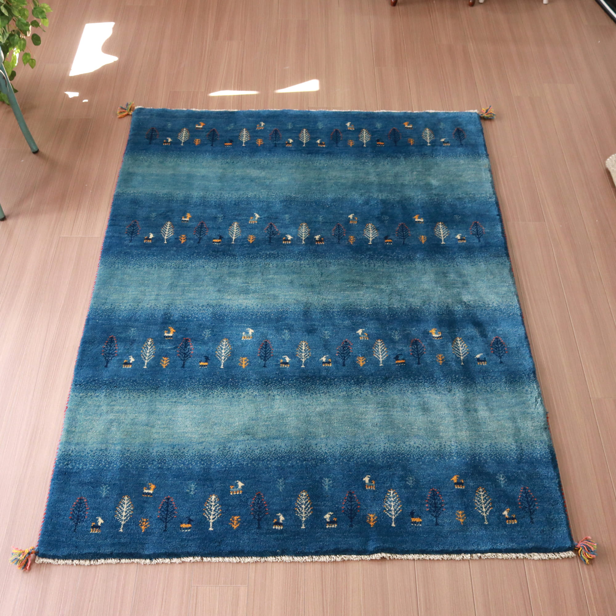 ギャッベ 手織りラグ イラン産絨毯198×150cm ブルーグラデーション　生命の木