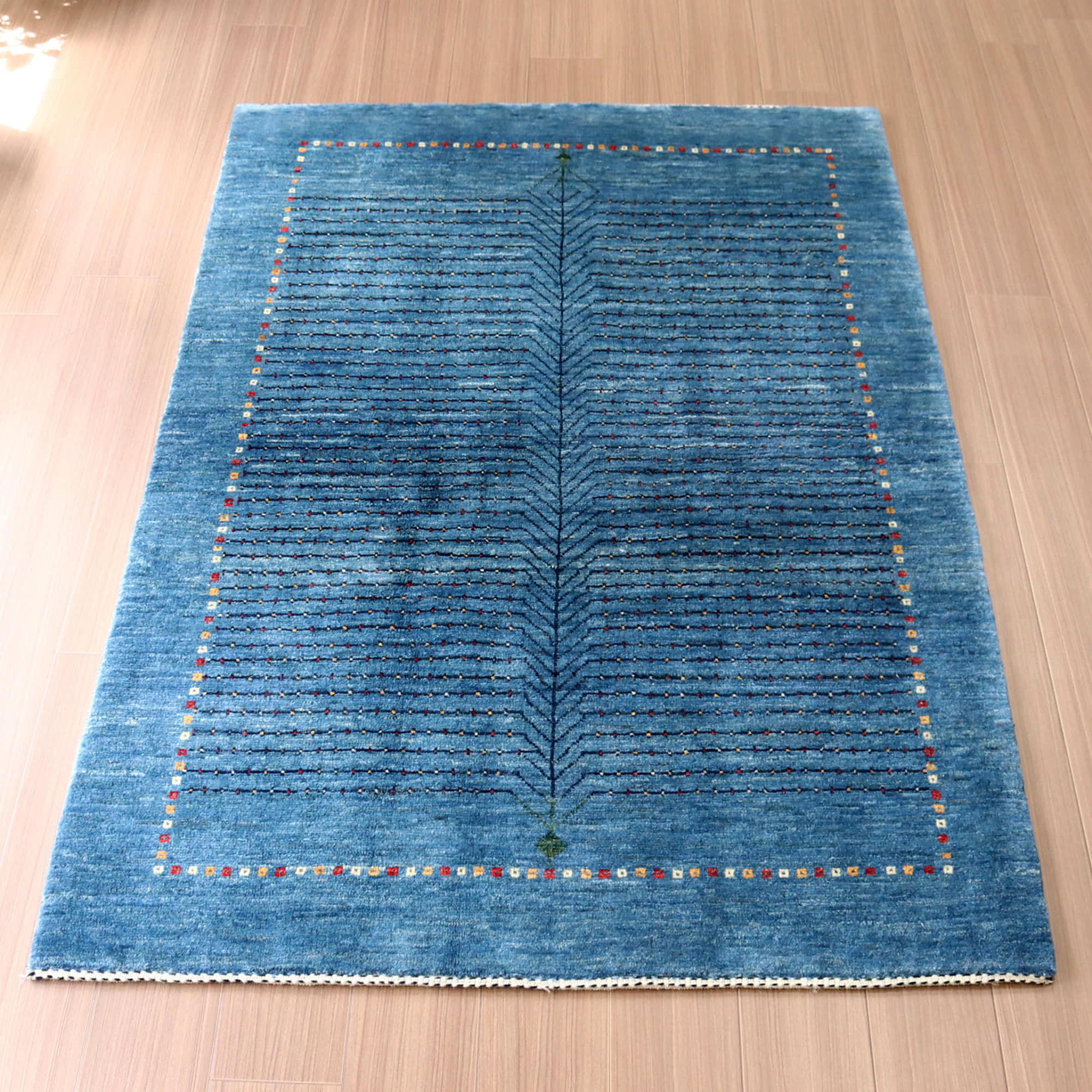 ギャッベ　バナフシェ　【訳あり】イラン産手織りラグ177×123cm 明るいブルー　生命の木　OUTLET