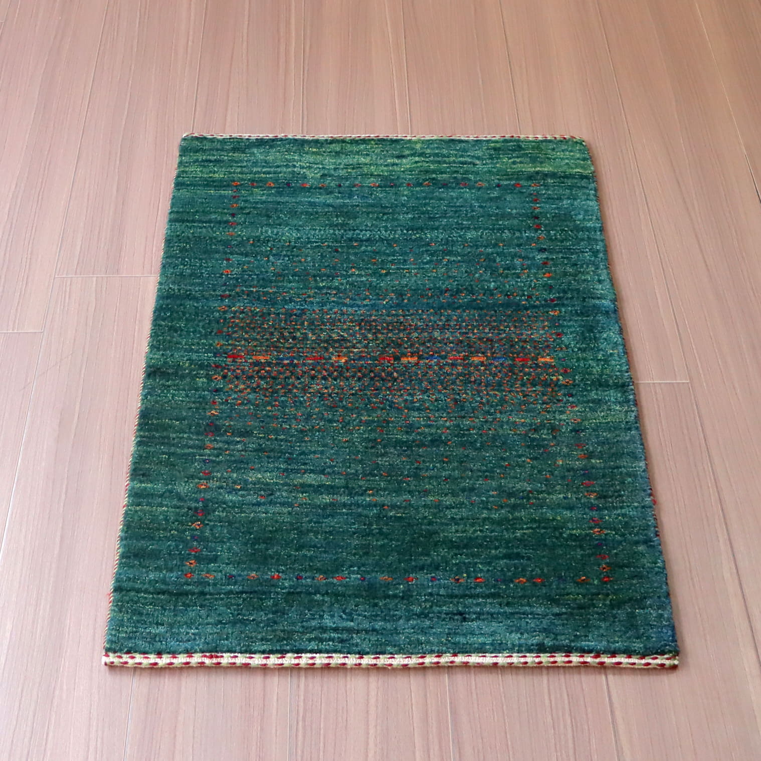 ギャッベ　ロリアタシュ　最高級の細かな織り85×56cm グリーングラデーション