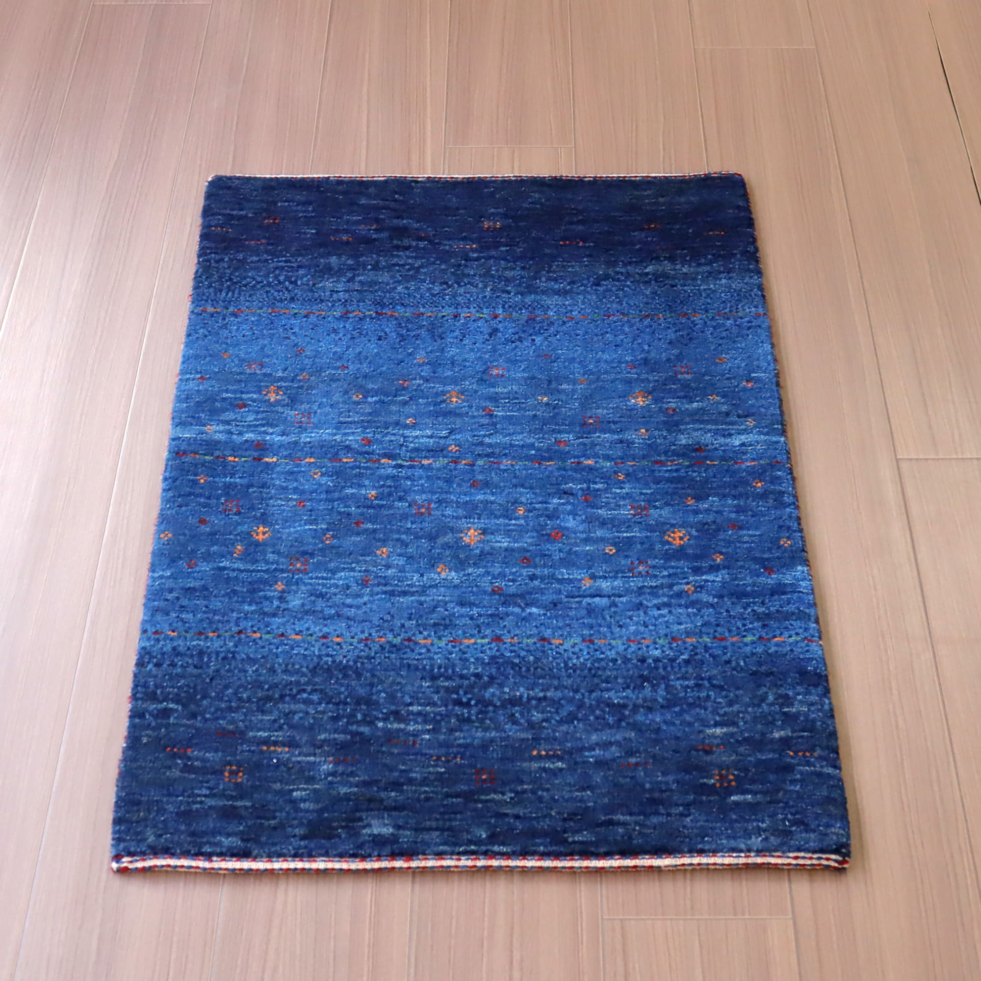 ギャッベ　ロリアタシュ　最高級の細かな織り87×61cm ブルー　ネイビー　グラデーション　無地　シンプル