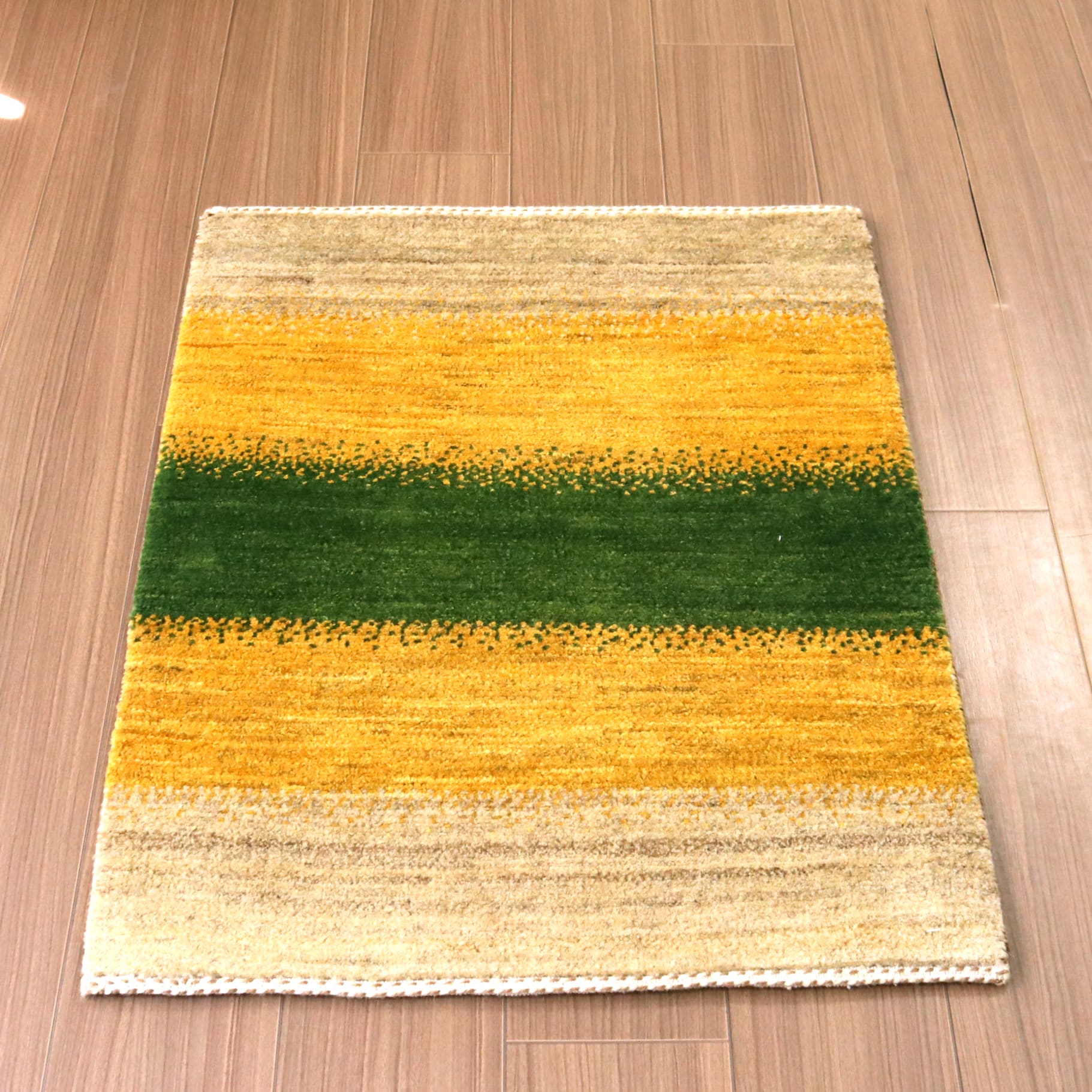 ギャッベ　バナフシェ　イラン産手織りラグ85×65cm さわやかなイエロー＆グリーン