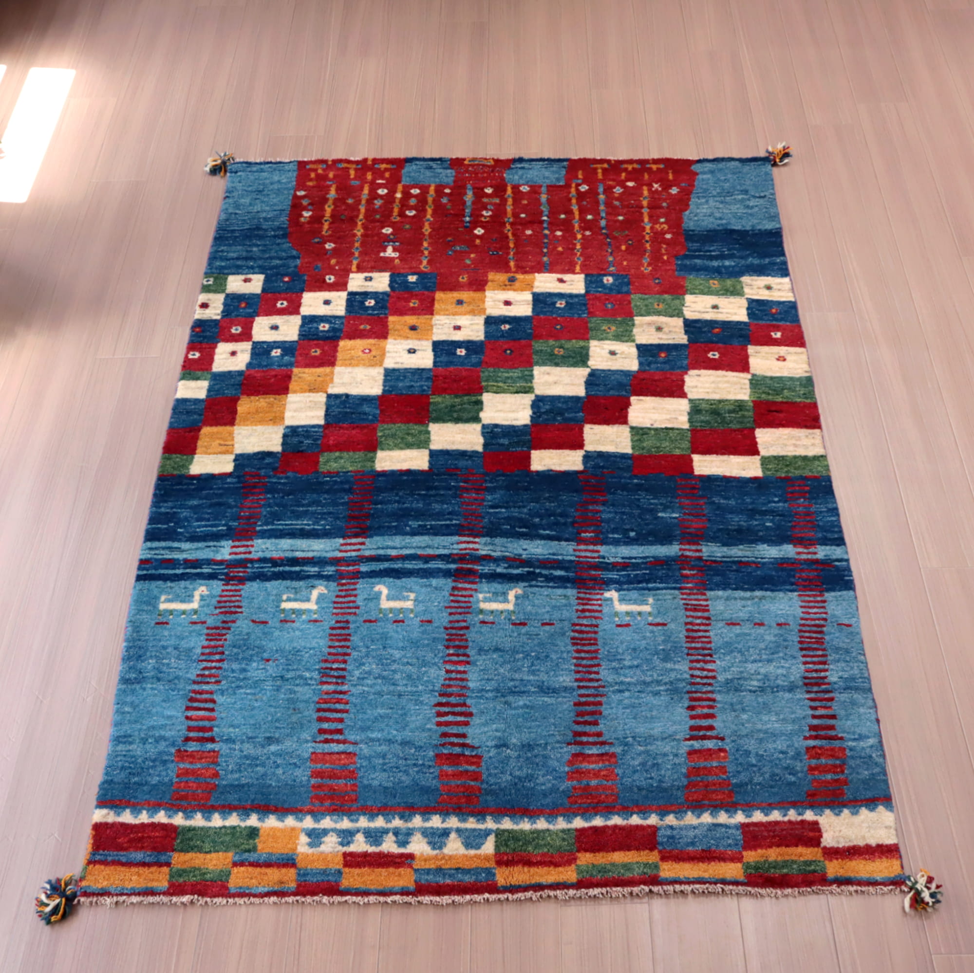ギャッベ　カシュカイ族の手織りラグ　アマレバフ212×146cm ブルー　カラフルタイル